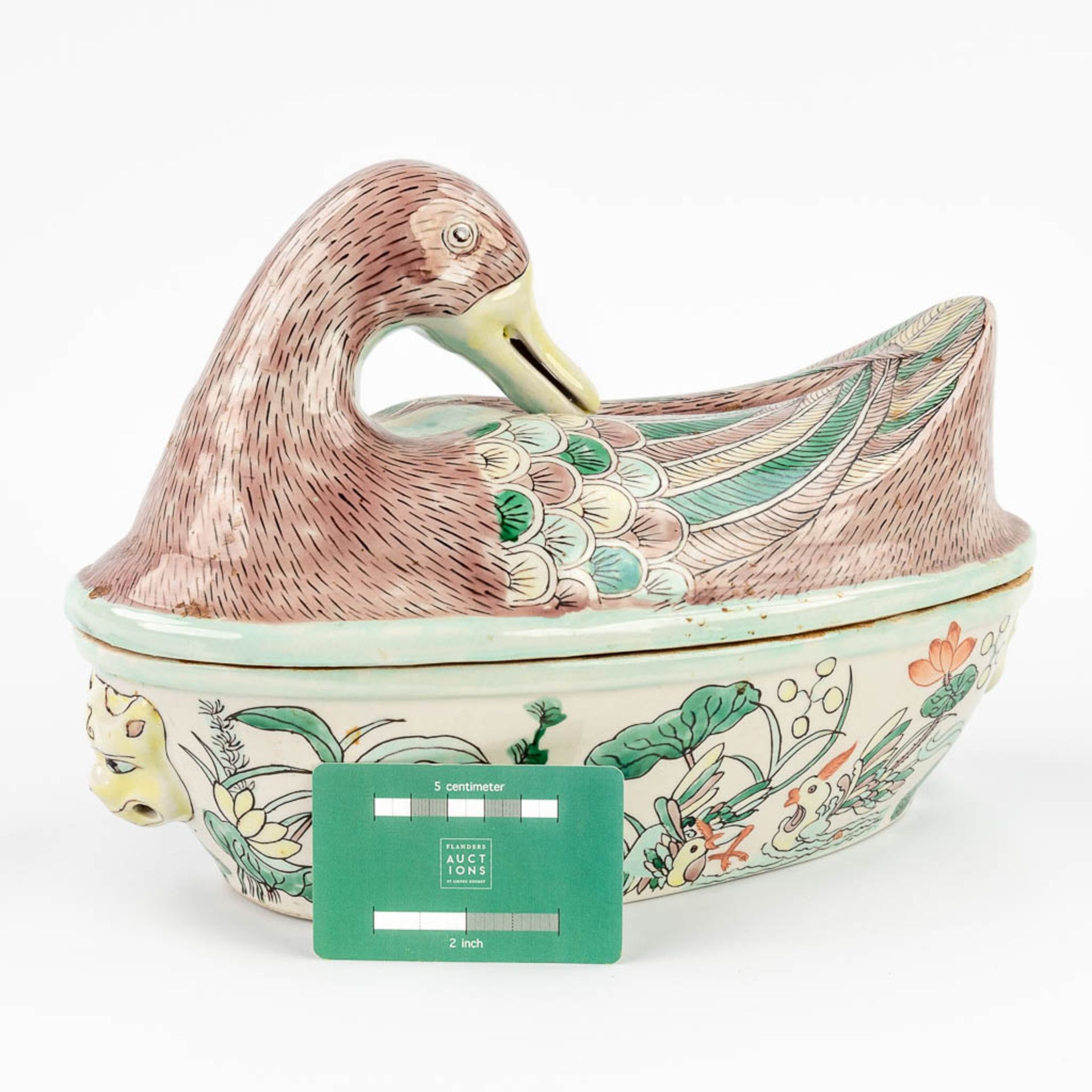 A figurative tureen in the shape of a duck, with hand-painted decor. (17 x 32 x 22cm) - Image 8 of 13