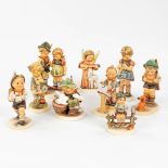 Hummel, a collection of 9 statues made of ceramics. (9 x 11,5 x 17cm)