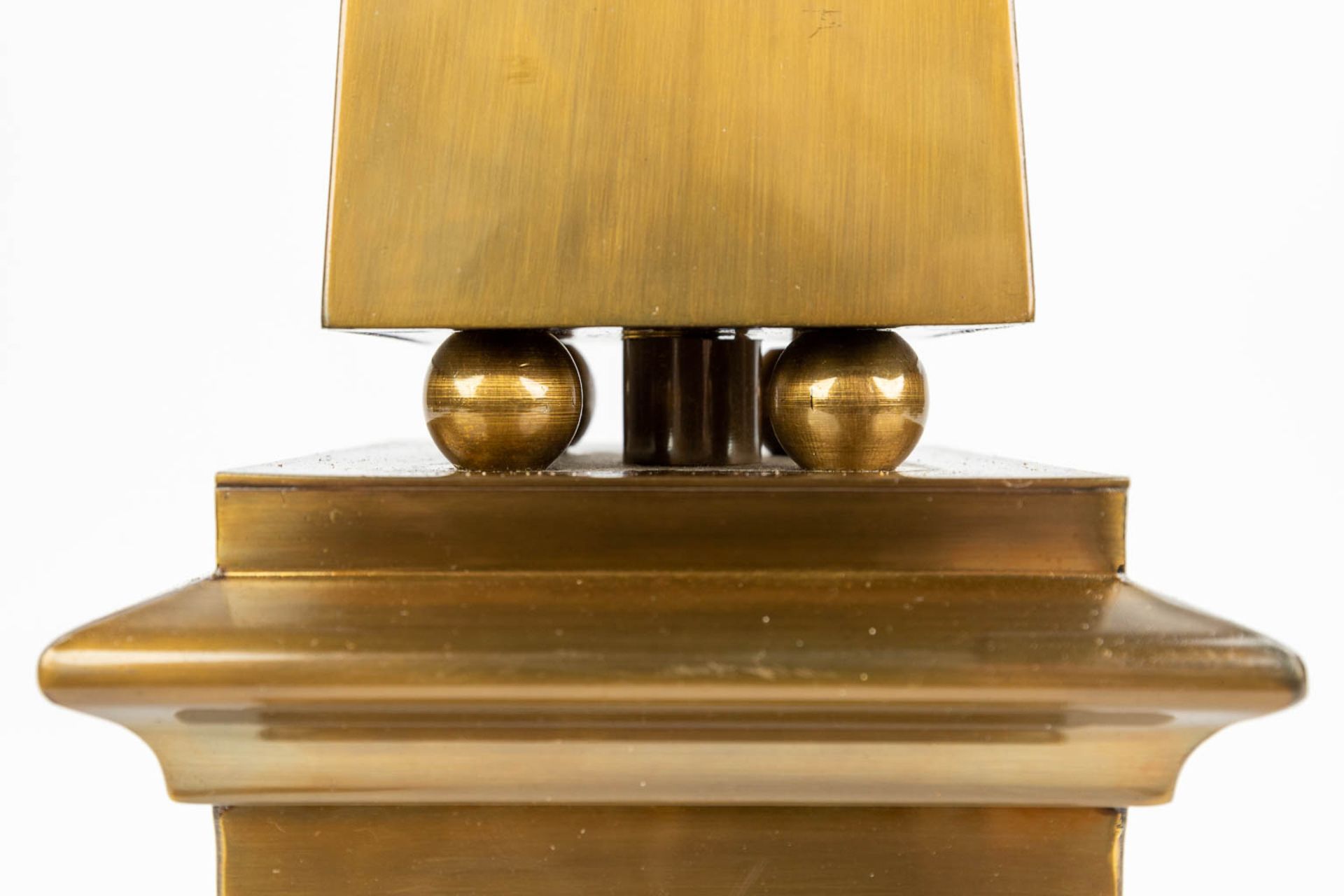 A collection of 3 mid-C. brass and metal table lamps. (14 x 14 x 80cm) - Bild 4 aus 14