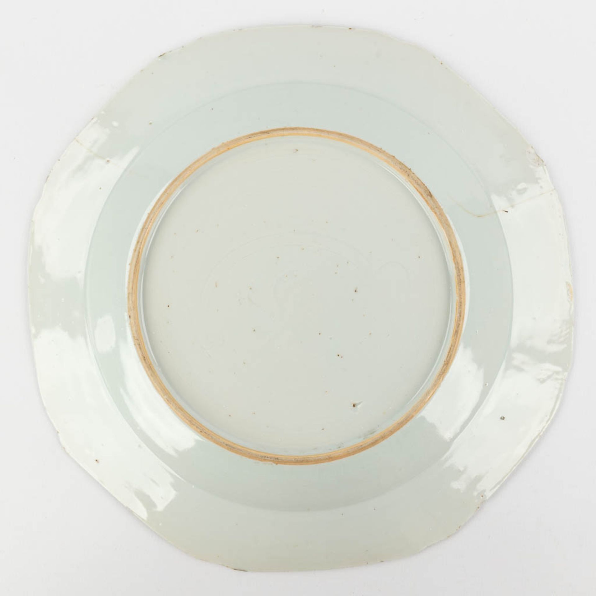 A collection of 7 Chinese plates and platters made of blue-white porcelain. (34 x 40,5 cm) - Image 3 of 23