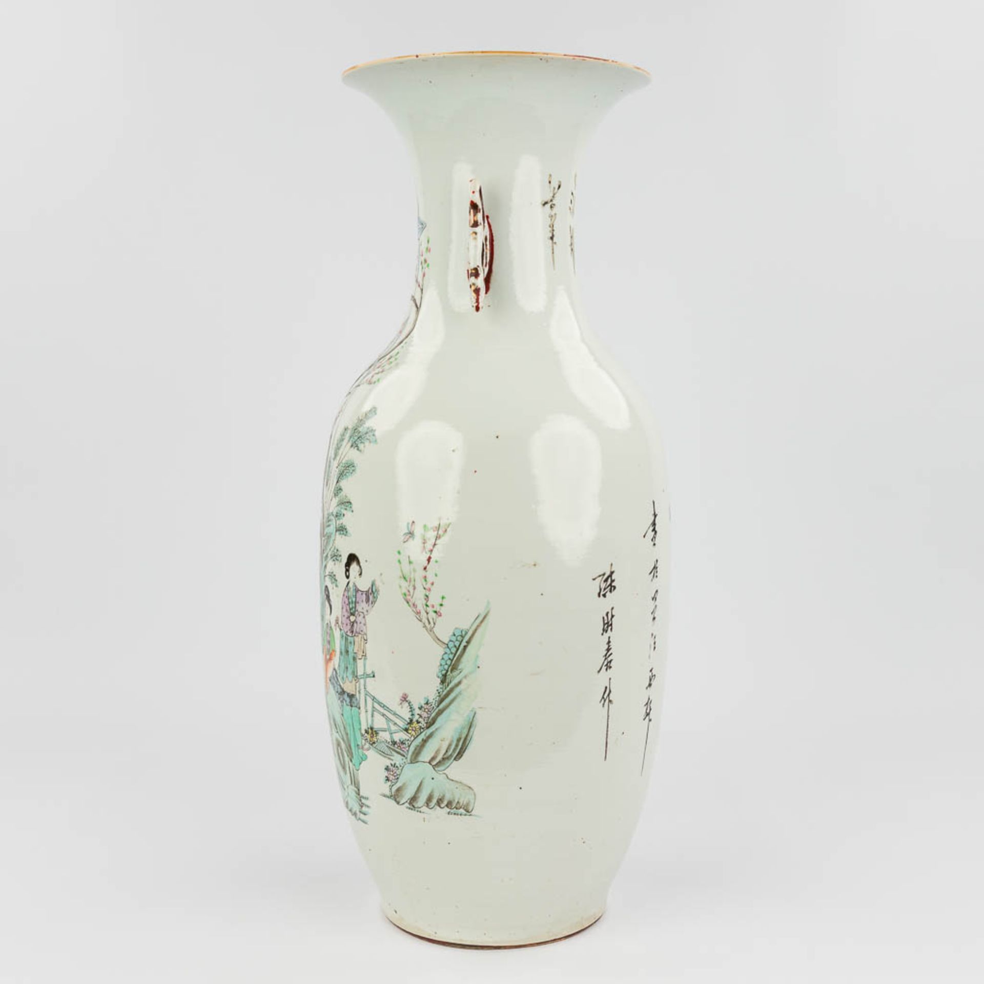 A Chinese vase decorated with ladies in the garden. 19th/20th C. (58 x 23 cm) - Image 3 of 13