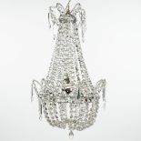 A vintage 'Sac-ˆ-Perles' chandelier. (80 x 45cm)