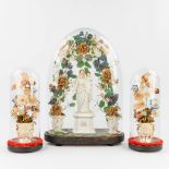 A collection of Vieux Bruxelles porcelain, decorated with flowers under glass domes. (37 x 56cm)