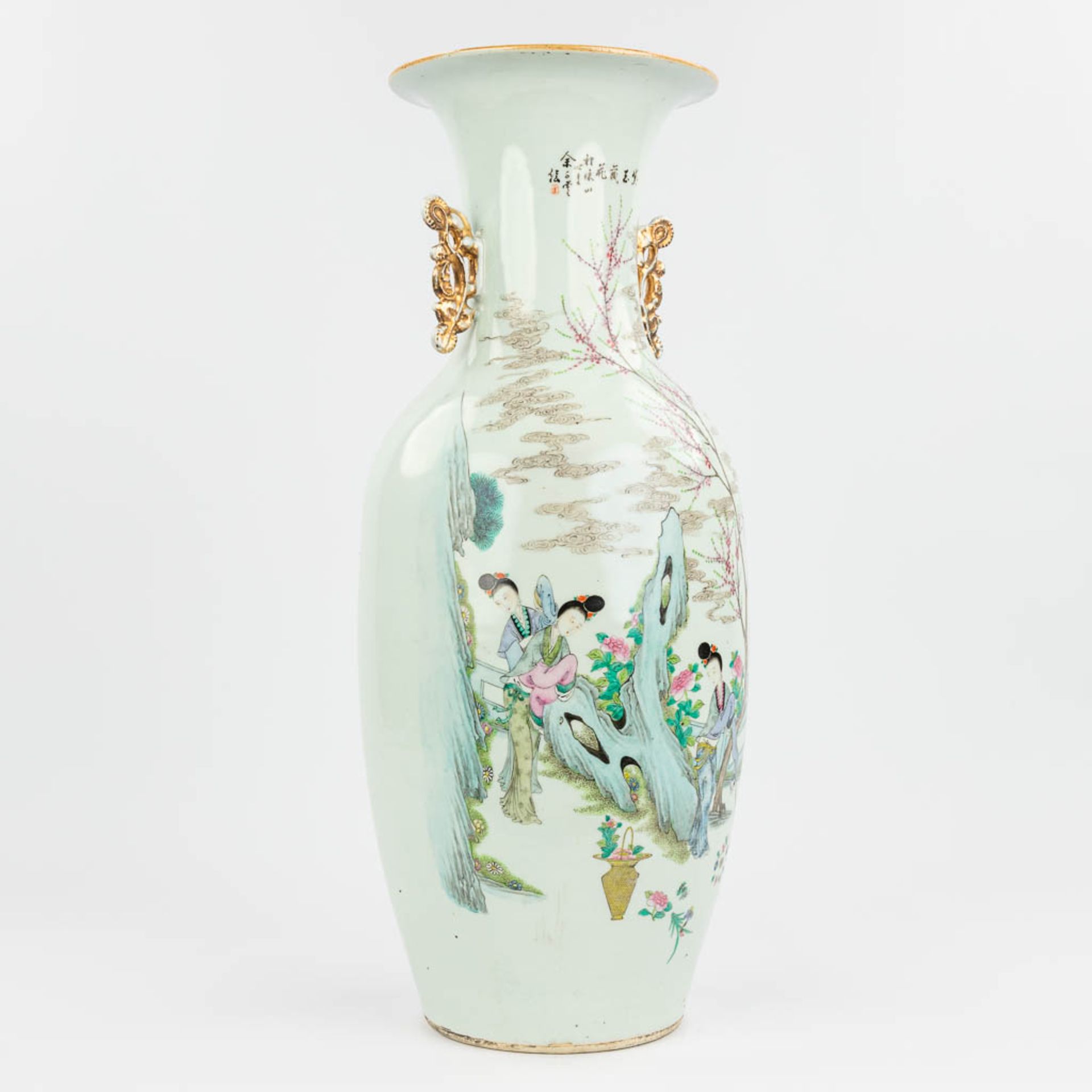 A Chinese vase made of porcelain andÊdecor of ladies near a large rock. (57,5 x 23 cm) - Image 9 of 13