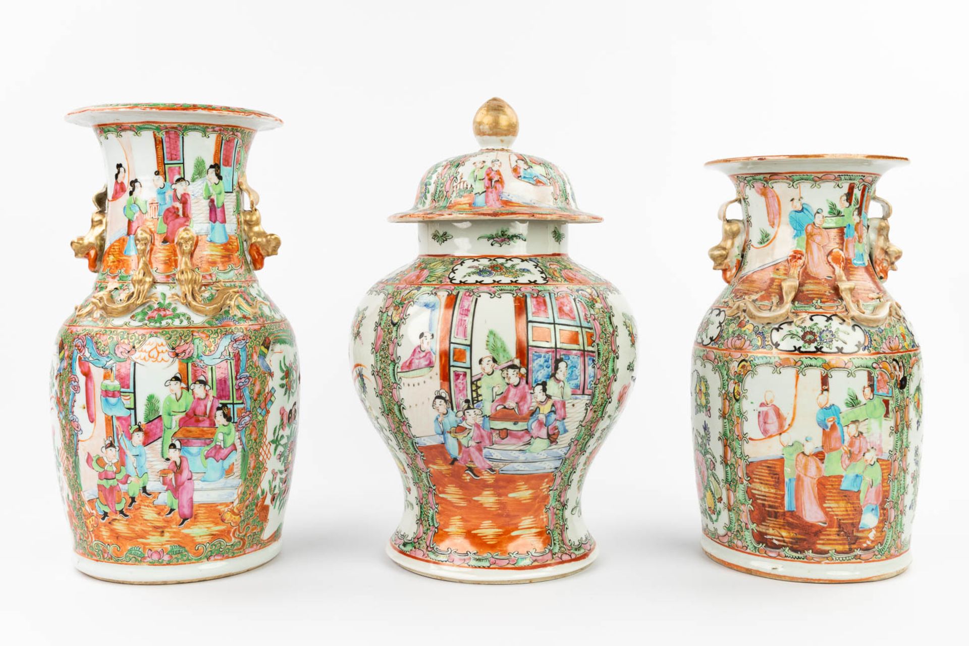 A collection of 3 Chinese vases with Kanton decor (38 x 23 cm) - Bild 17 aus 18