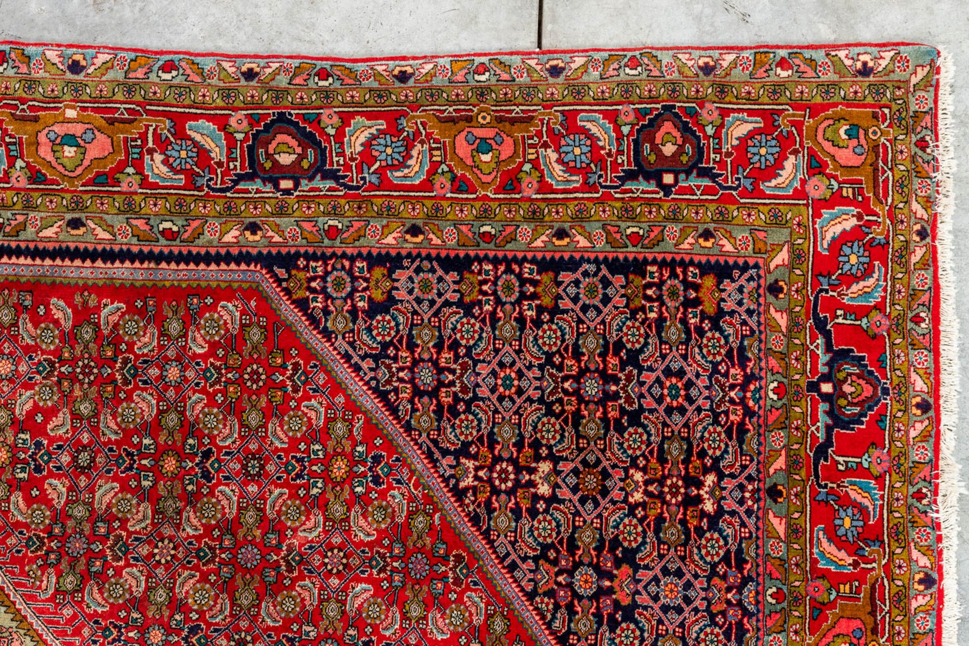 An Oriental hand-made carpet, Bidjar (300 x 210 cm) - Image 6 of 6