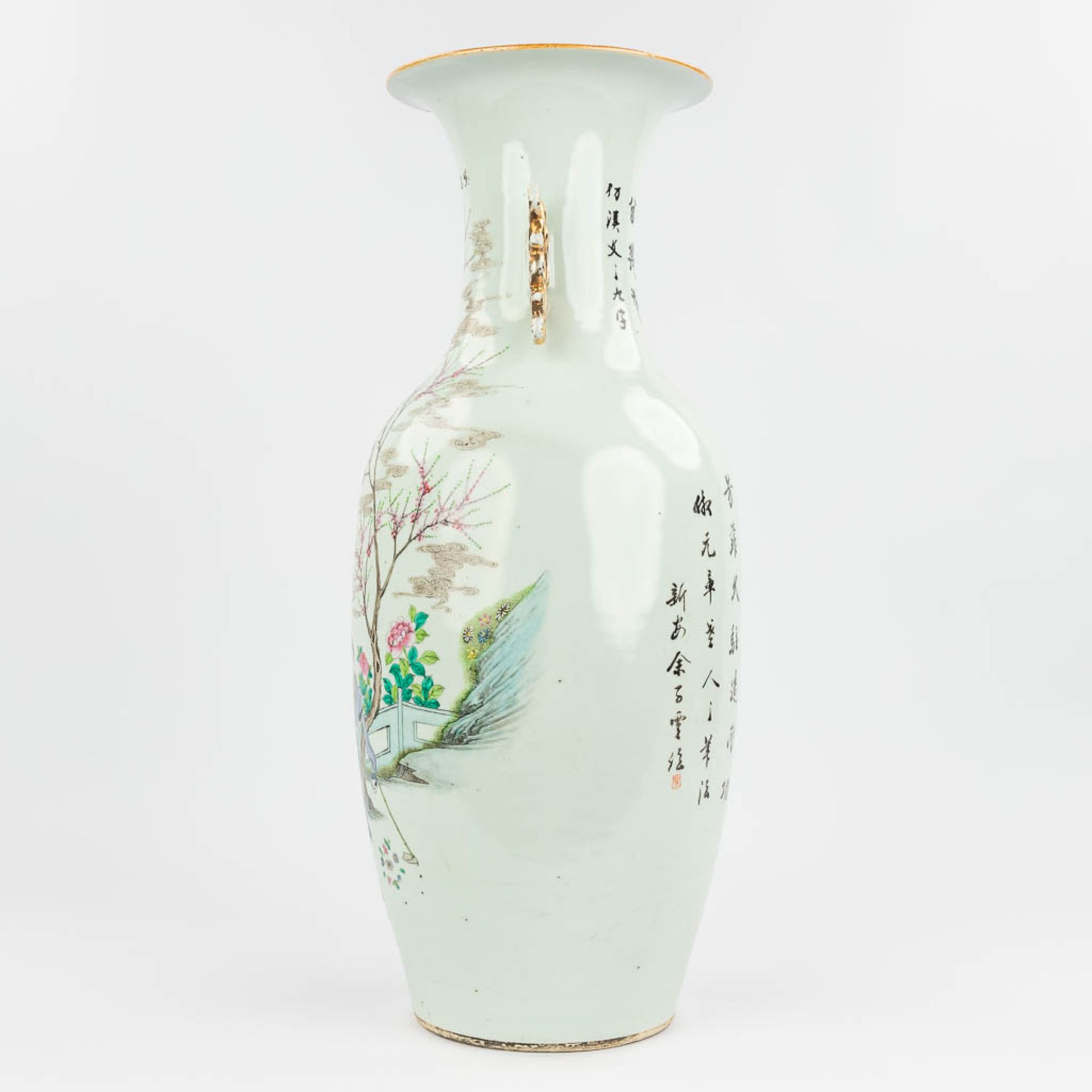 A Chinese vase made of porcelain andÊdecor of ladies near a large rock. (57,5 x 23 cm) - Image 3 of 13