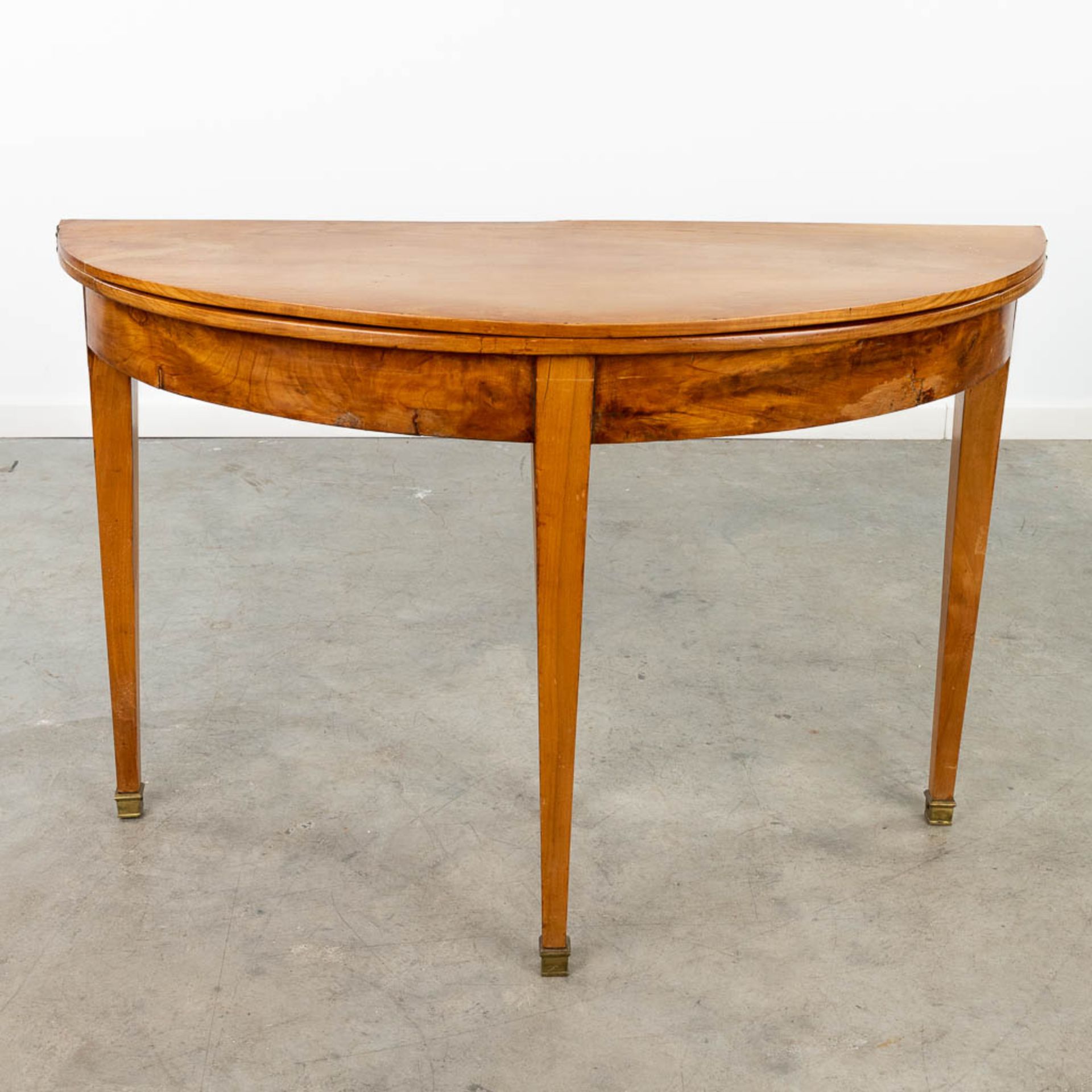 A demi lune table. (40 x 111 x 73cm) - Bild 8 aus 8