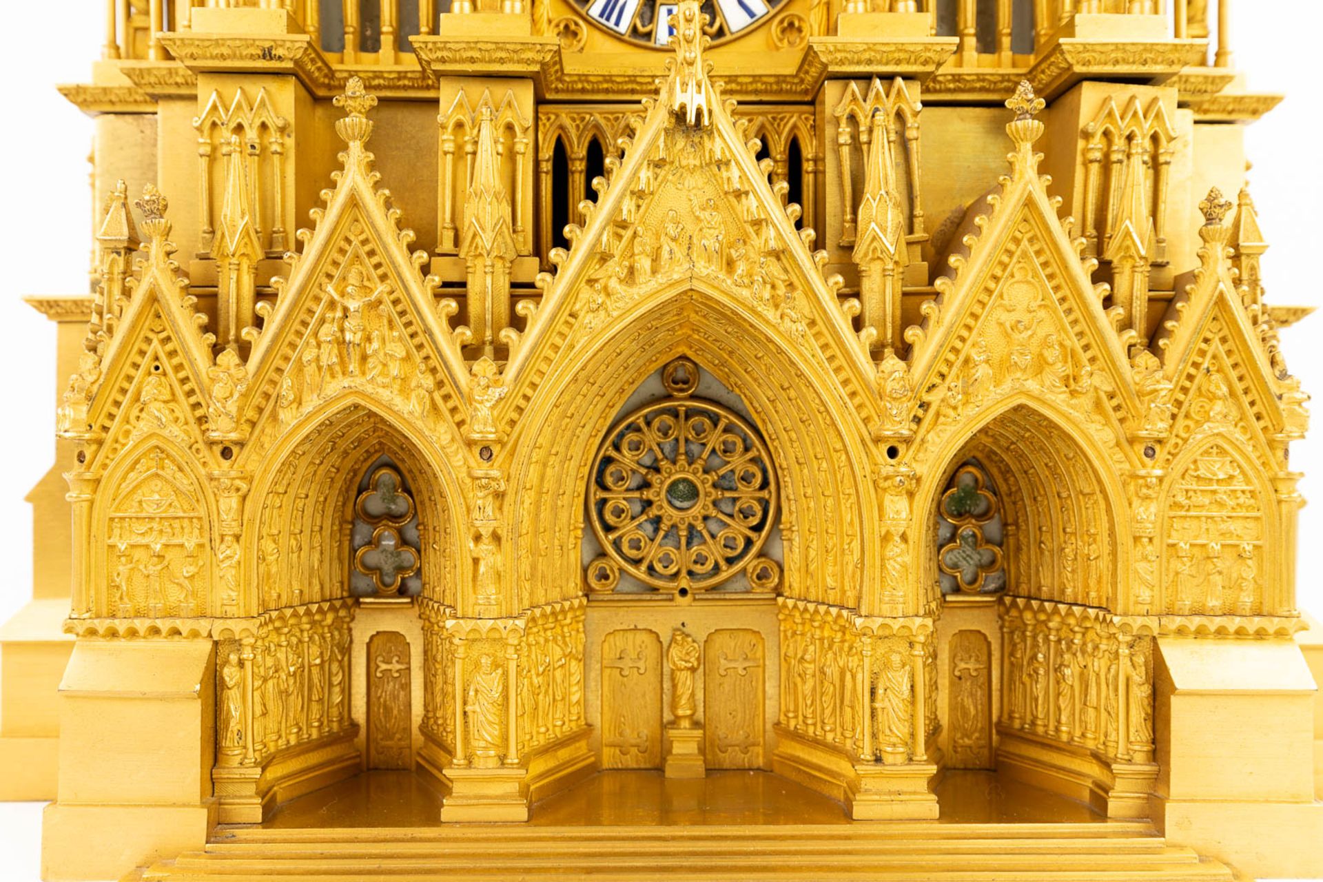 Cathedrale de Reims, an exceptional mantle clock made of gilt bronze. (15 x 31 x 47cm) - Image 14 of 16