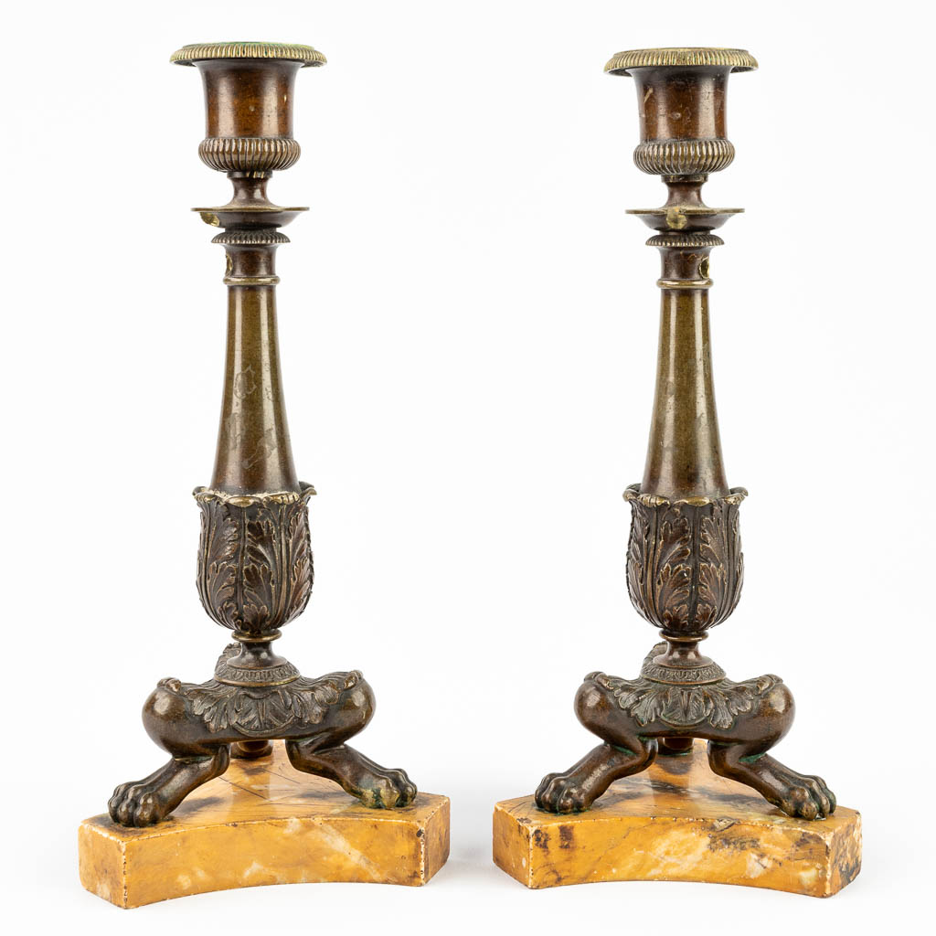 A pair of candlesticks made of bronze and mounted on an onyx base. Empire period (9,5 x 9,5 x 25,7cm - Image 13 of 13