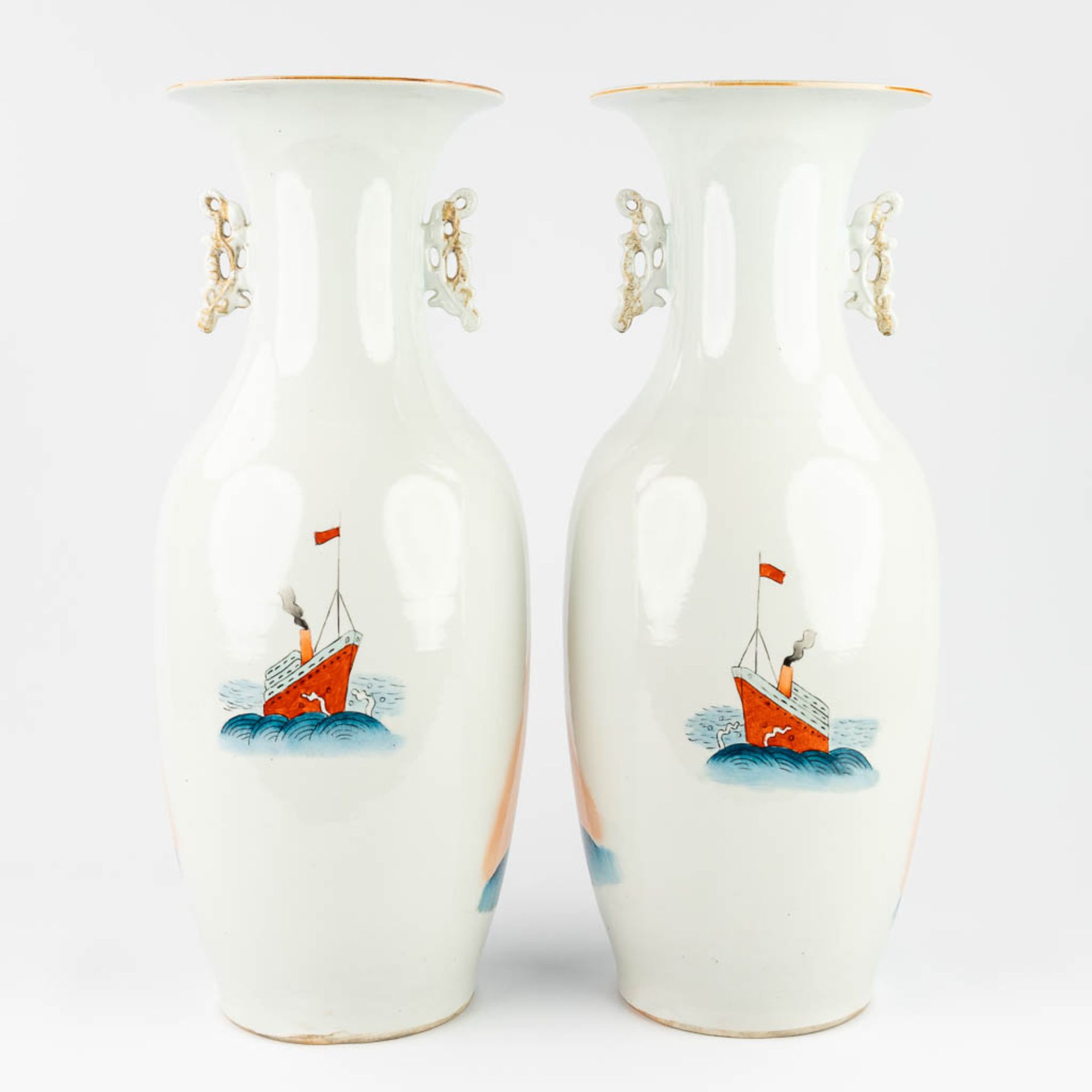 A pair of Chinese vases made of glazed porcelain, and decorated with ships (59,5 x 23 cm) - Image 6 of 14
