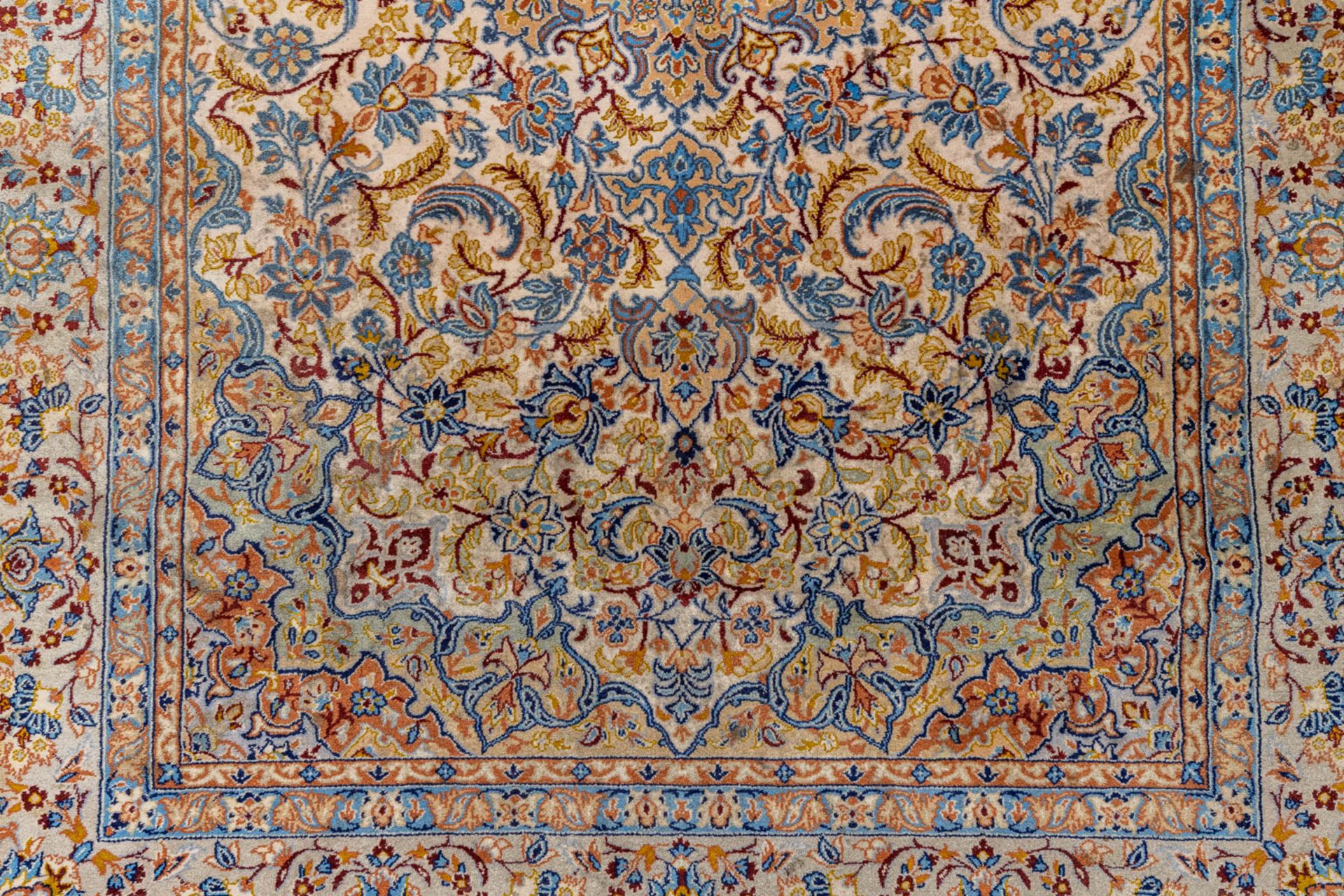 An Oriental hand-made carpet, Najafabad. (168 x 114 cm) - Image 6 of 8