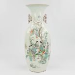 A Chinese vase decorated with ladies in the garden. 19th/20th C. (58 x 23 cm)