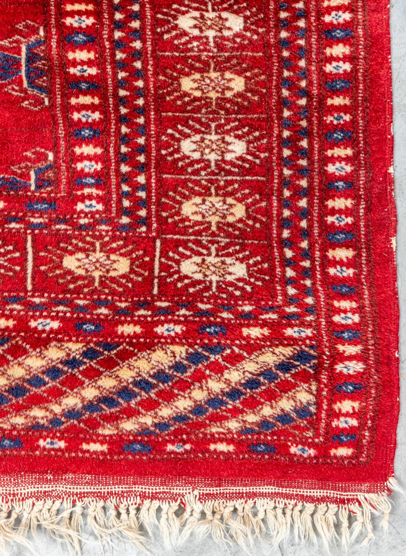 An Oriental hand-made carpet, Bokhara.Ê(154 x 95 cm) - Image 2 of 5