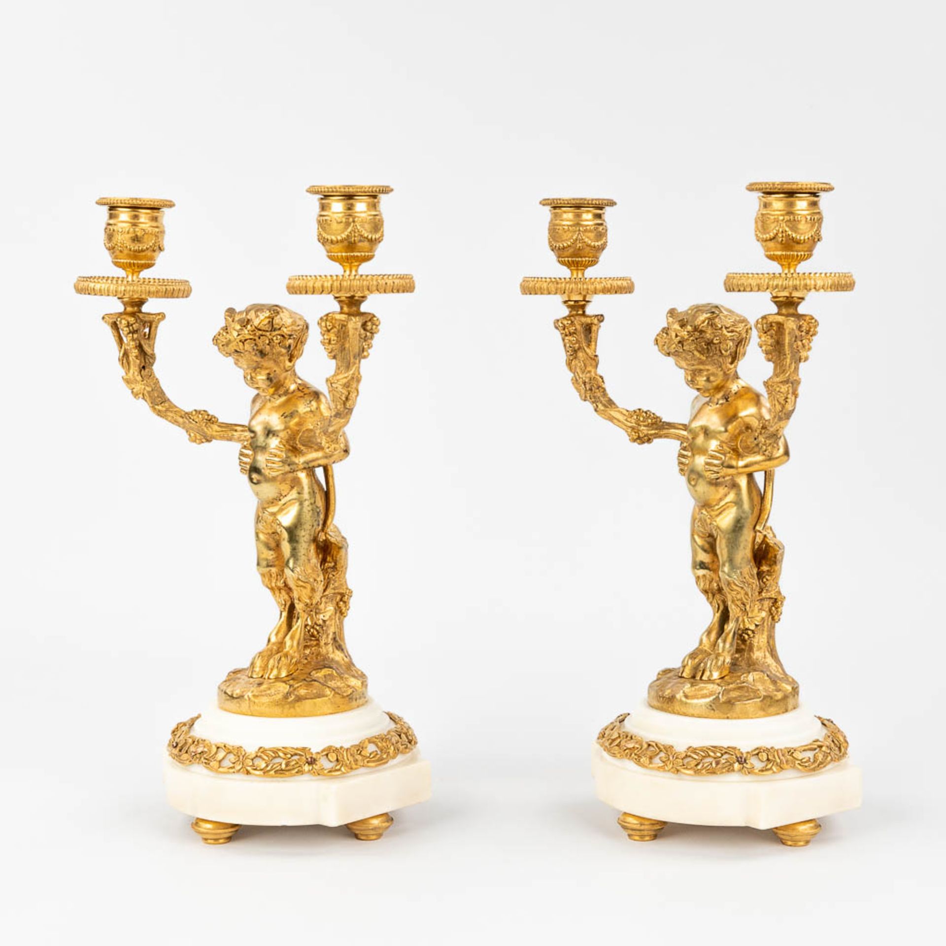 A pair of candelabra with Satyr figurines, made of gold-plated bronze. (13 x 21 x 30,5cm) - Bild 3 aus 13