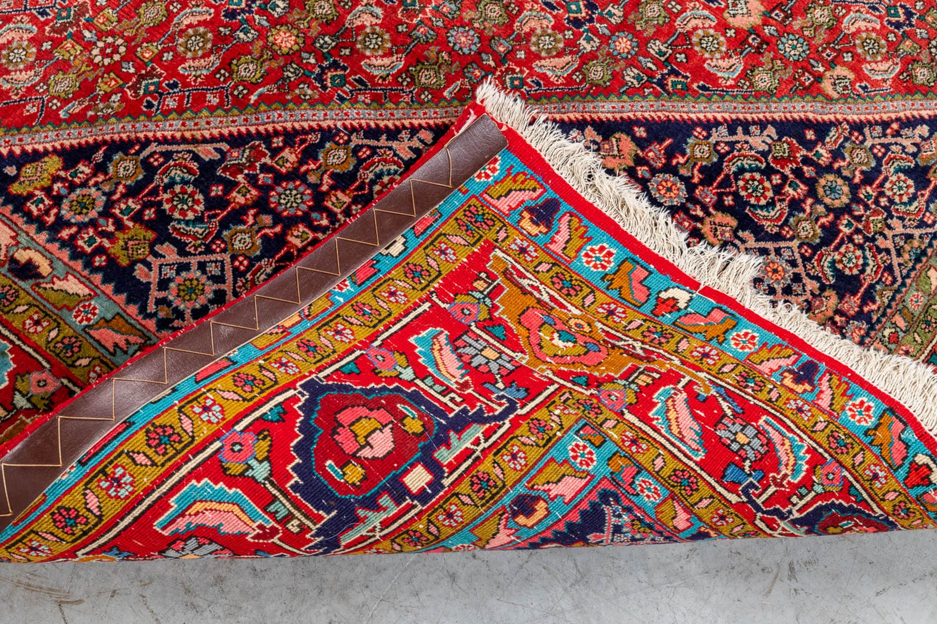 An Oriental hand-made carpet, Bidjar (300 x 210 cm) - Image 2 of 6