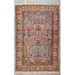 A figurative Oriental hand-made carpet, made of silk. Mughal.Ê(186 x 112 cm)