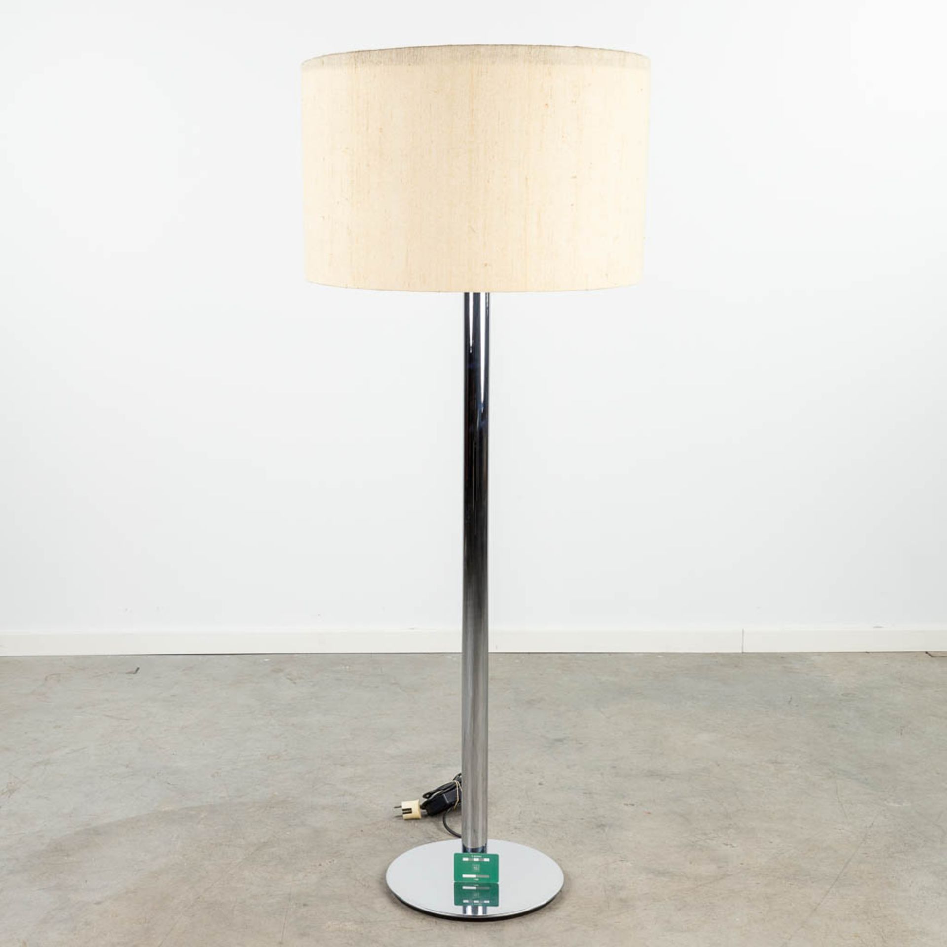 A mid-C. floor lamp with original lampshade, Germany, circa 1960. (150 x 34cm) - Bild 10 aus 13