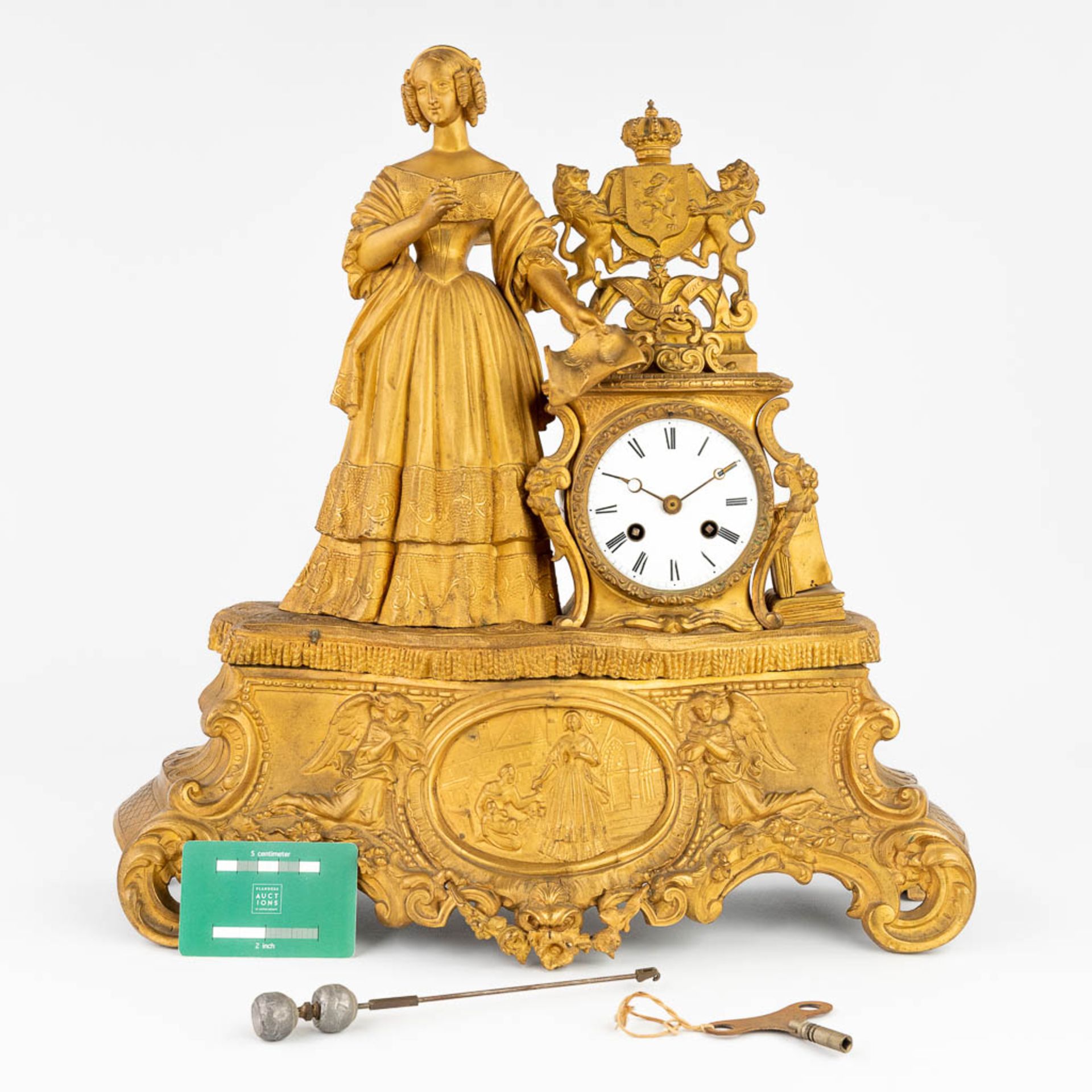 An antique mantle clock made of gilt spelter. 19th C. (44 x 45cm) - Image 12 of 16