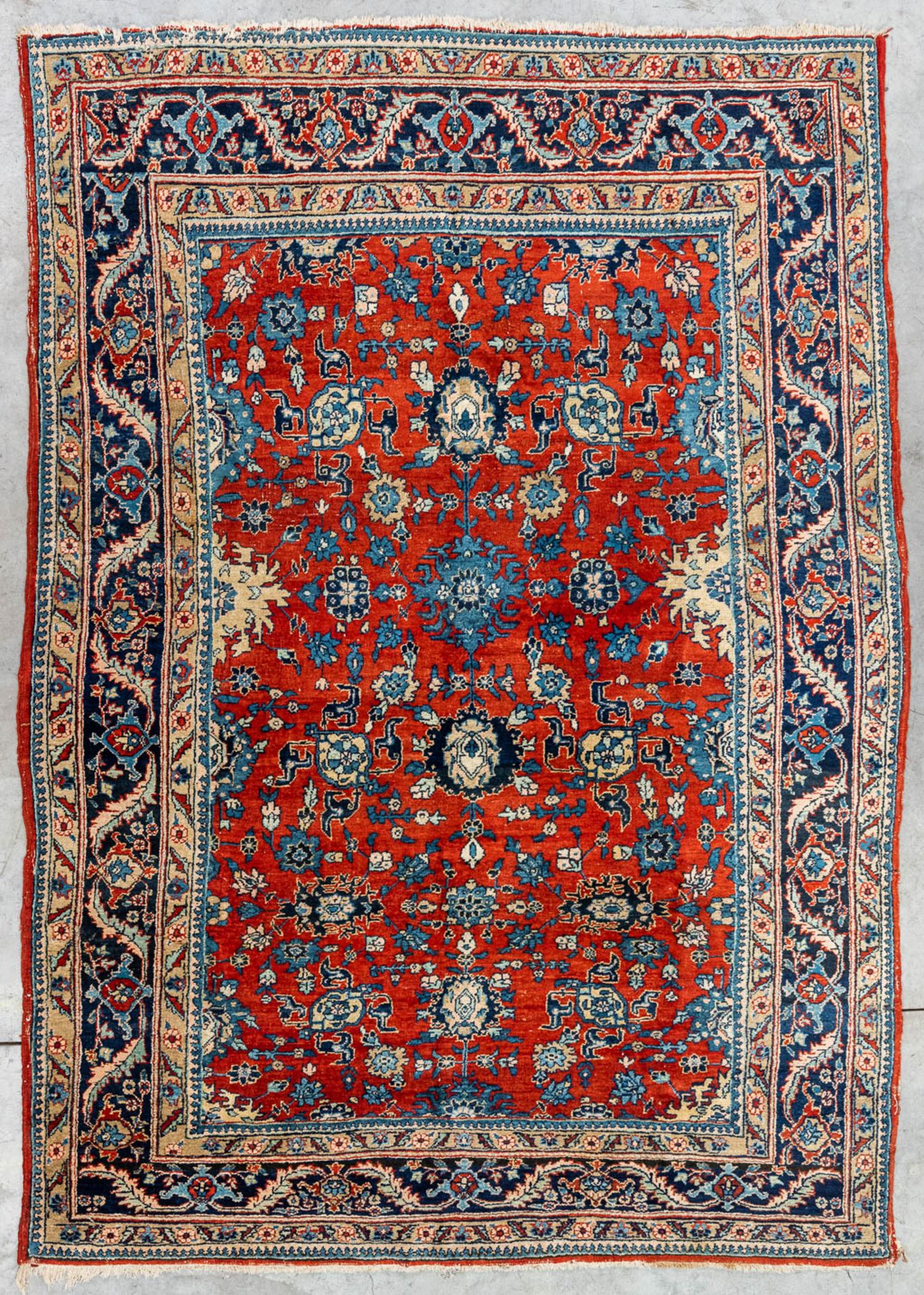 An Oriental hand-made carpet, Sarough. (315 x 230 cm)