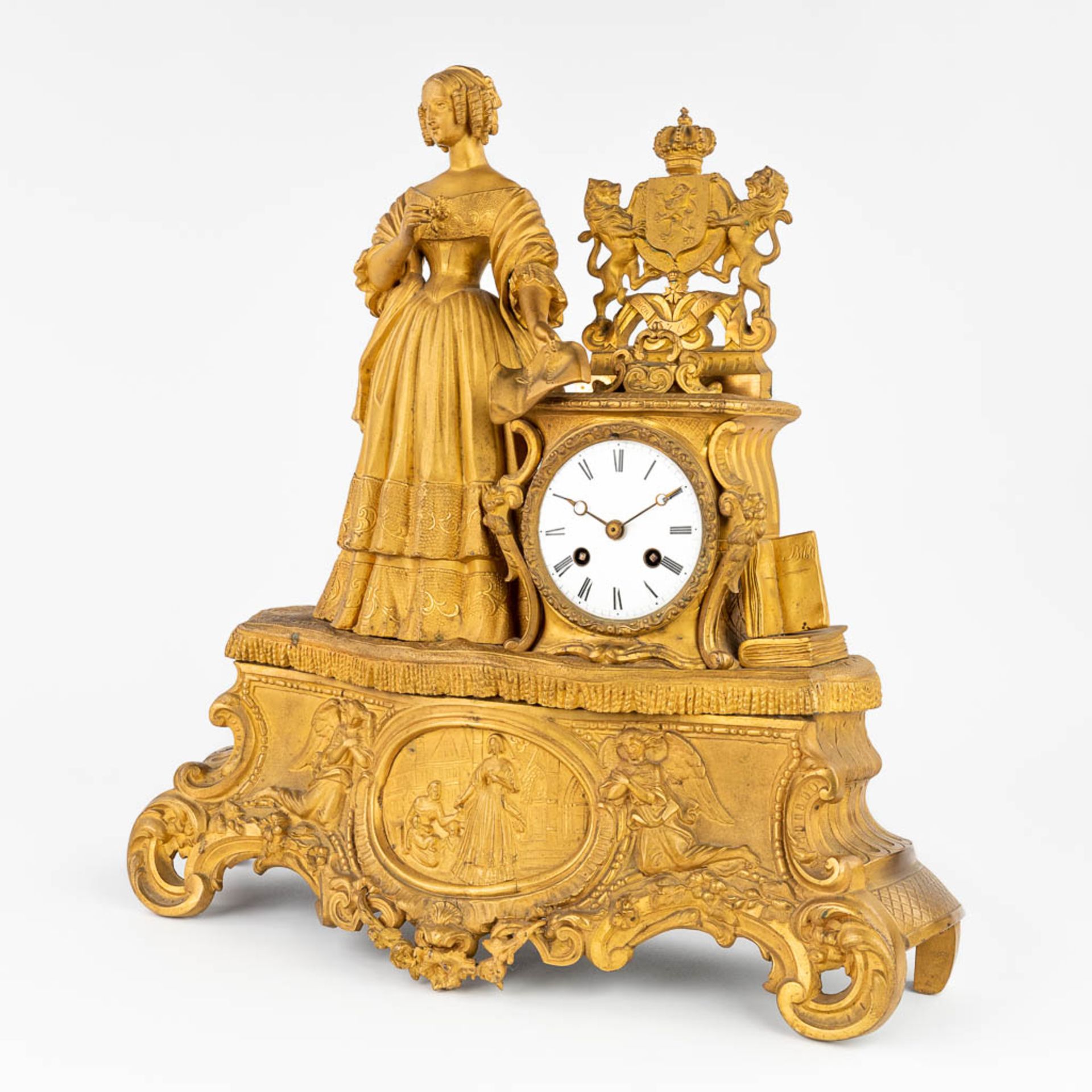An antique mantle clock made of gilt spelter. 19th C. (44 x 45cm) - Image 9 of 16