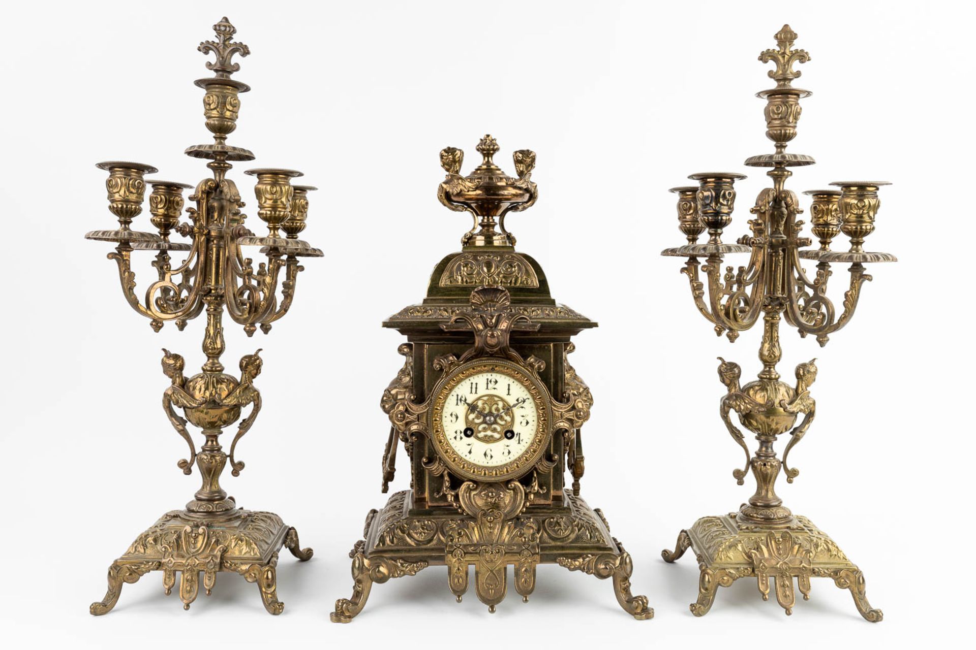 A three-piece mantle garniture clock and candelabra, made of bronze. (20 x 29 x 45cm) - Image 10 of 17