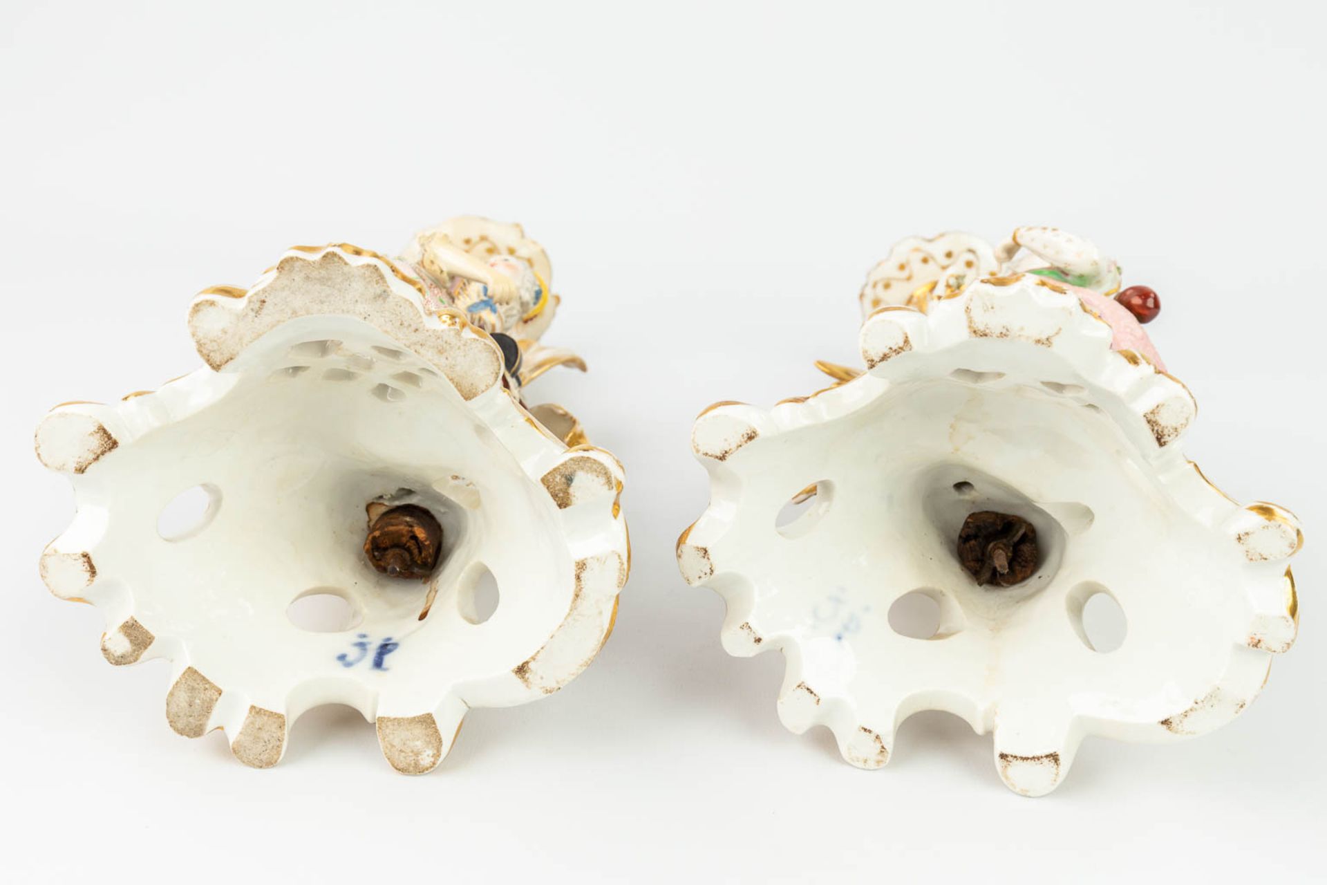 JACOB-PETIT (1796-1868) A pair of candlesticks made of porcelain (13 x 14 x 34cm) - Image 5 of 15