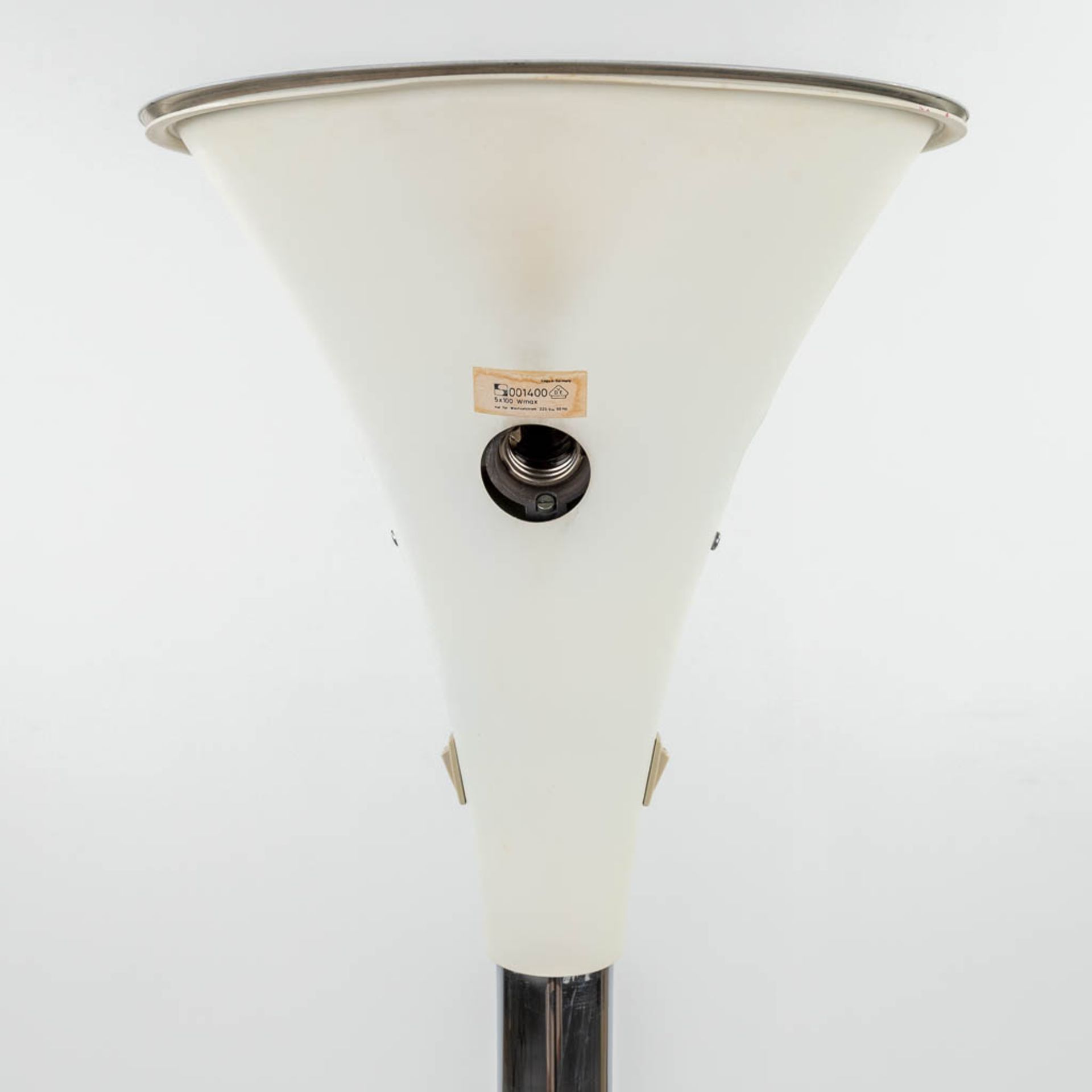A mid-C. floor lamp with original lampshade, Germany, circa 1960. (150 x 34cm) - Bild 2 aus 13
