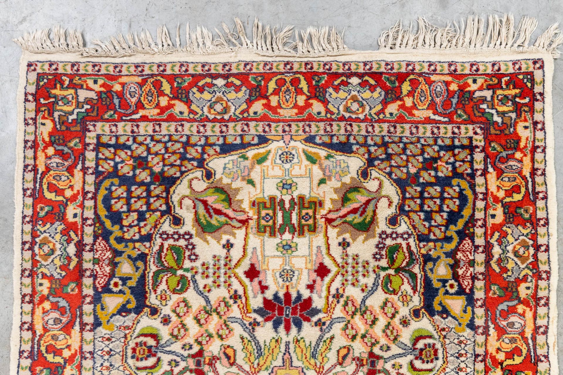 An Oriental hand-made carpet, 'Tree Of Life', Isphahan. (158 x 97 cm) - Image 7 of 7