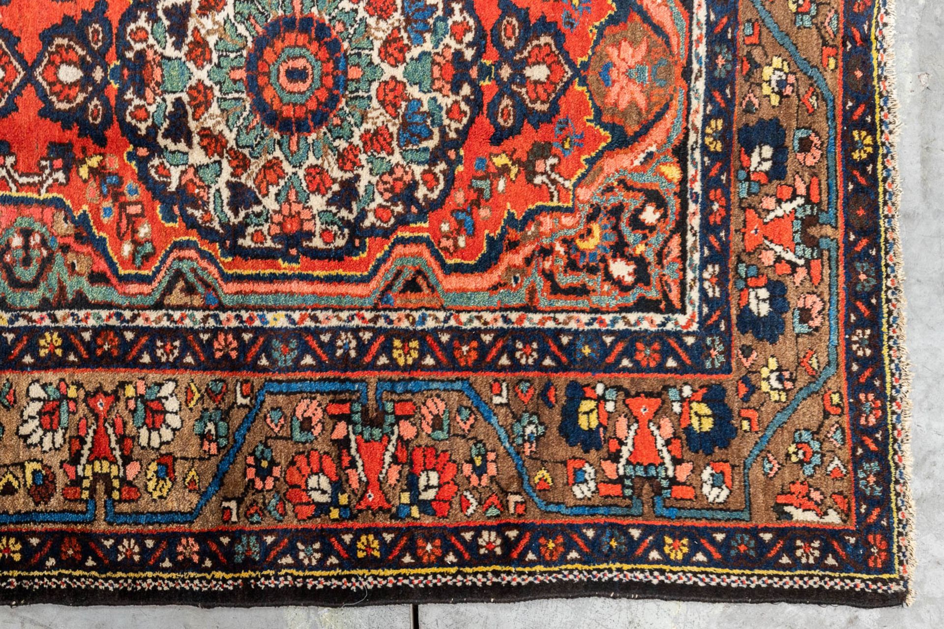 An Oriental hand-made carpet. Bokhara (400 x 185 cm) - Image 3 of 6