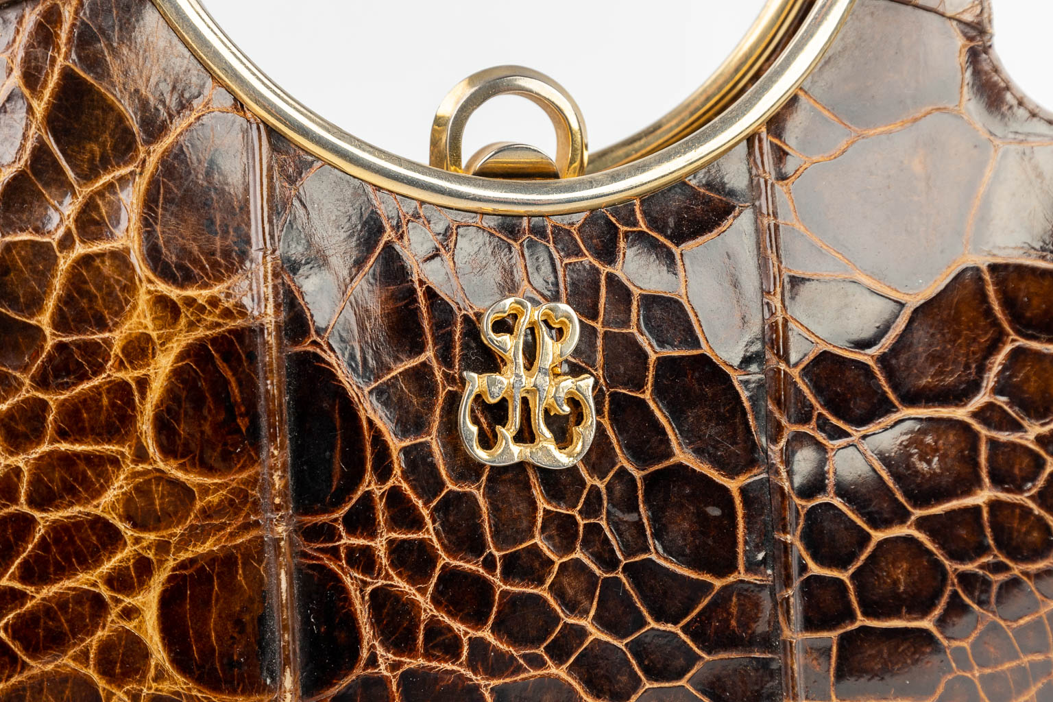 A mid-C. 'Sac Tortue' handbag made of tortoise/turtleÊleather. (23,5 x 31,5cm) - Image 16 of 16