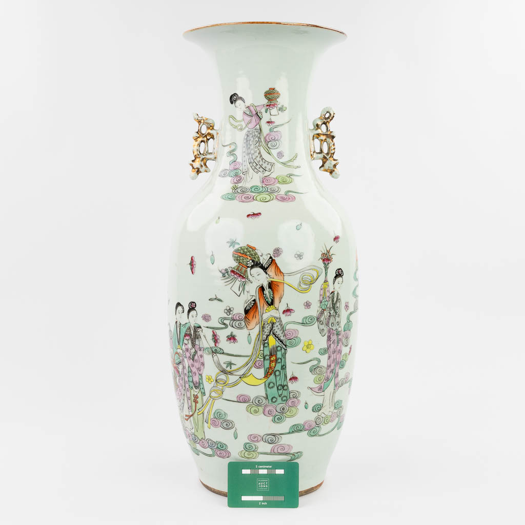 A Chinese vase made of porcelain and decorated with ladies. (57 x 24 cm) - Image 6 of 15