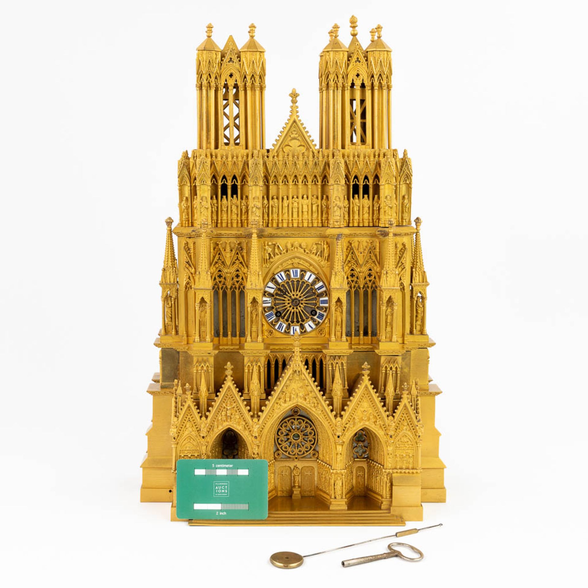 Cathedrale de Reims, an exceptional mantle clock made of gilt bronze. (15 x 31 x 47cm) - Image 7 of 16