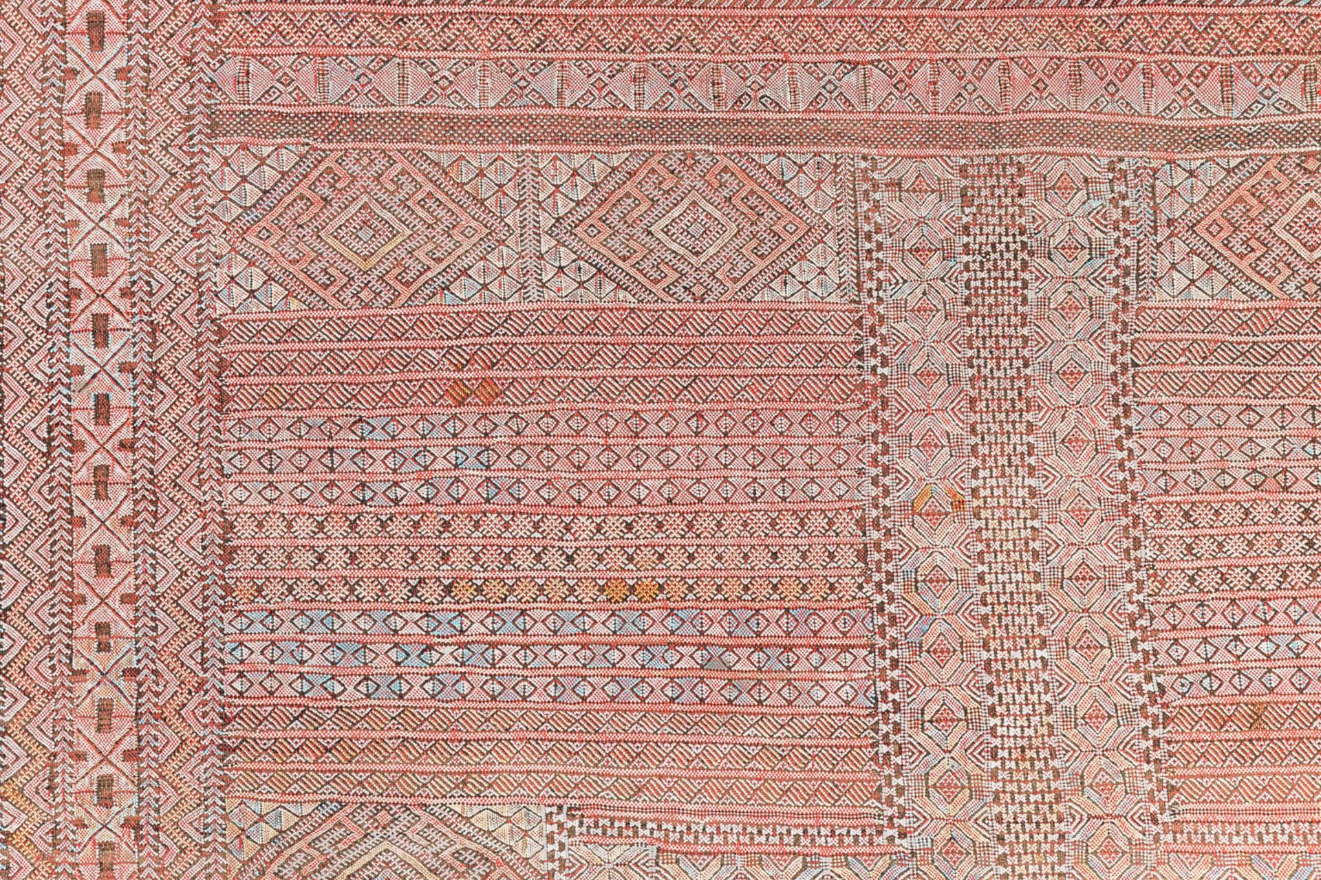 An Oriental hand-made kelim.Ê(259 x 169 cm) - Image 6 of 7