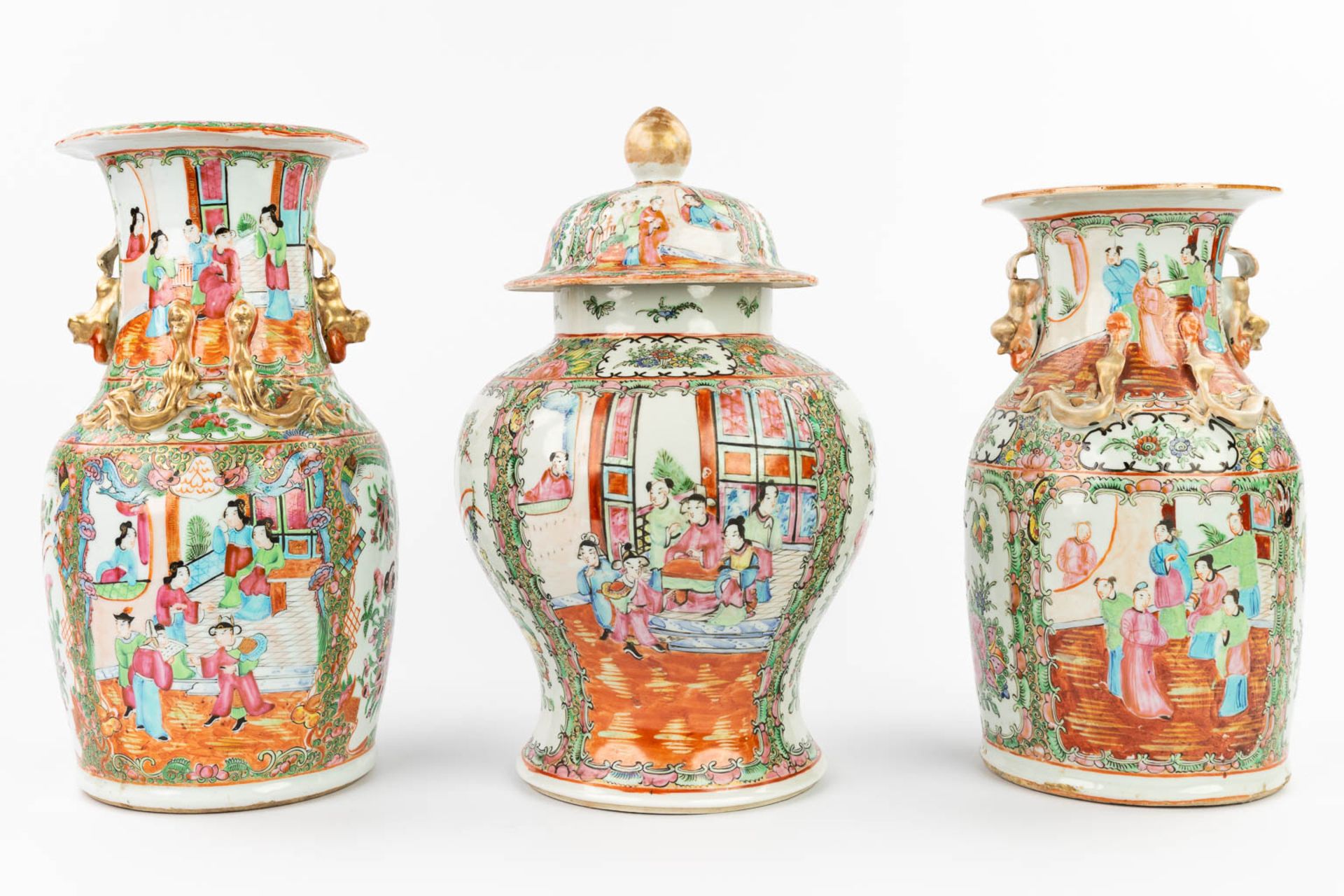 A collection of 3 Chinese vases with Kanton decor (38 x 23 cm) - Bild 7 aus 18