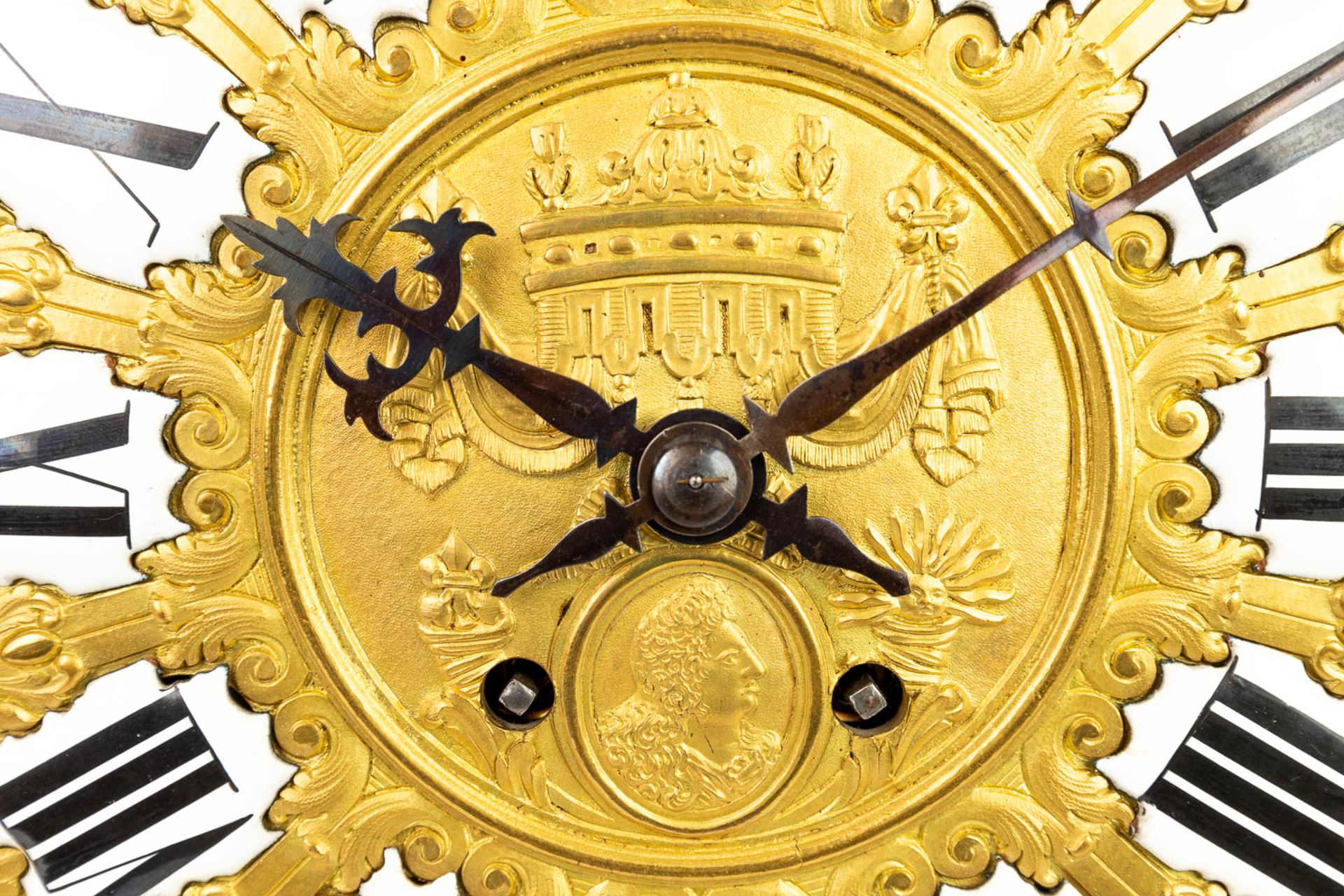 A large mantle clock 'Father Time' made of gilt bronze in Louis XVI style. (18 x 40 x 74cm) - Image 11 of 14