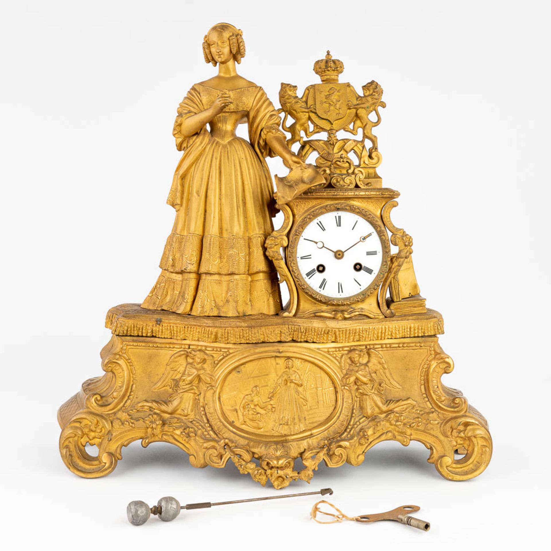 An antique mantle clock made of gilt spelter. 19th C. (44 x 45cm) - Image 14 of 16