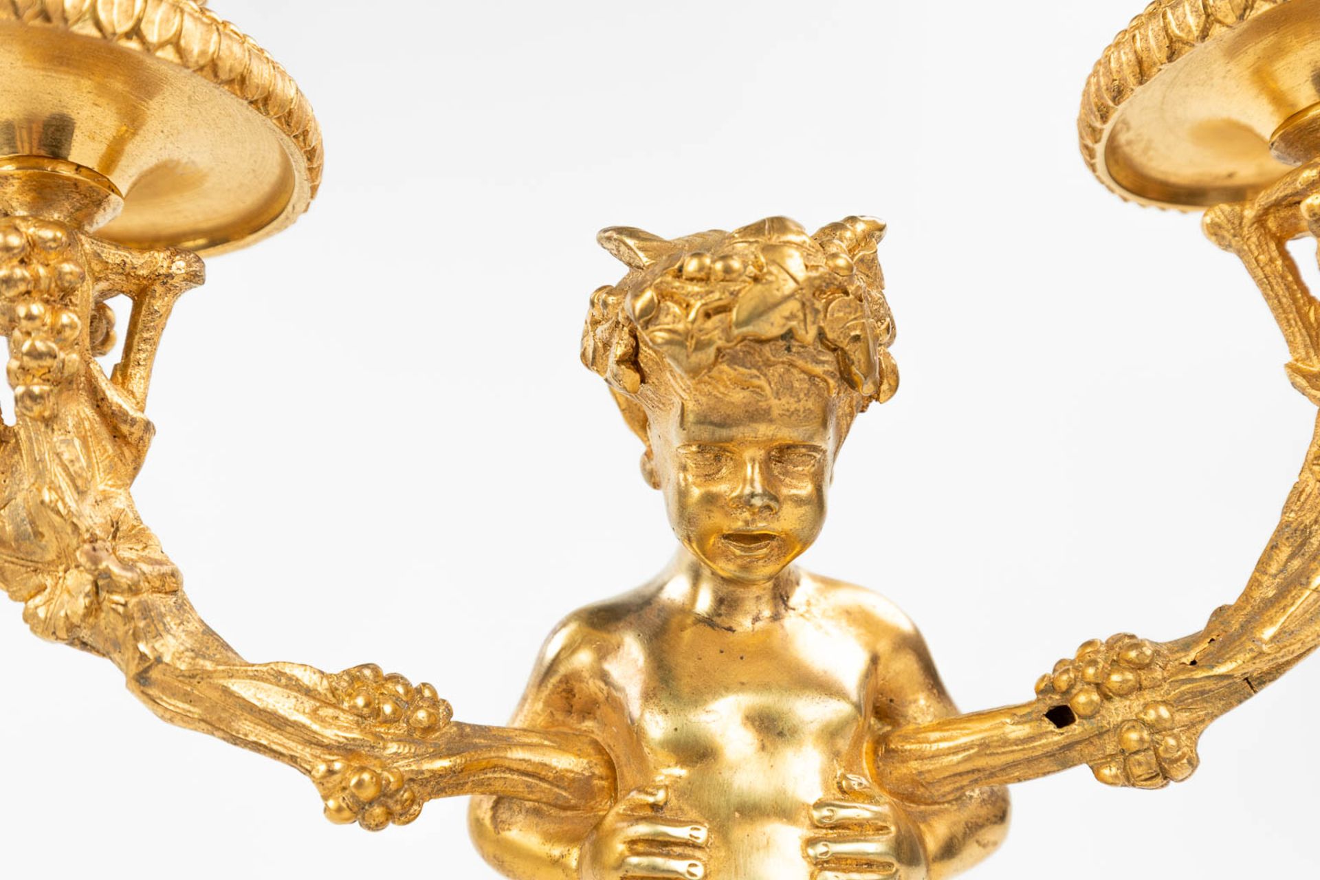 A pair of candelabra with Satyr figurines, made of gold-plated bronze. (13 x 21 x 30,5cm) - Bild 12 aus 13