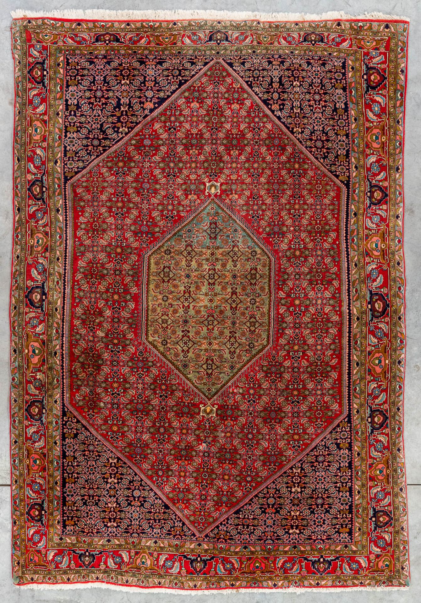 An Oriental hand-made carpet, Bidjar (300 x 210 cm)