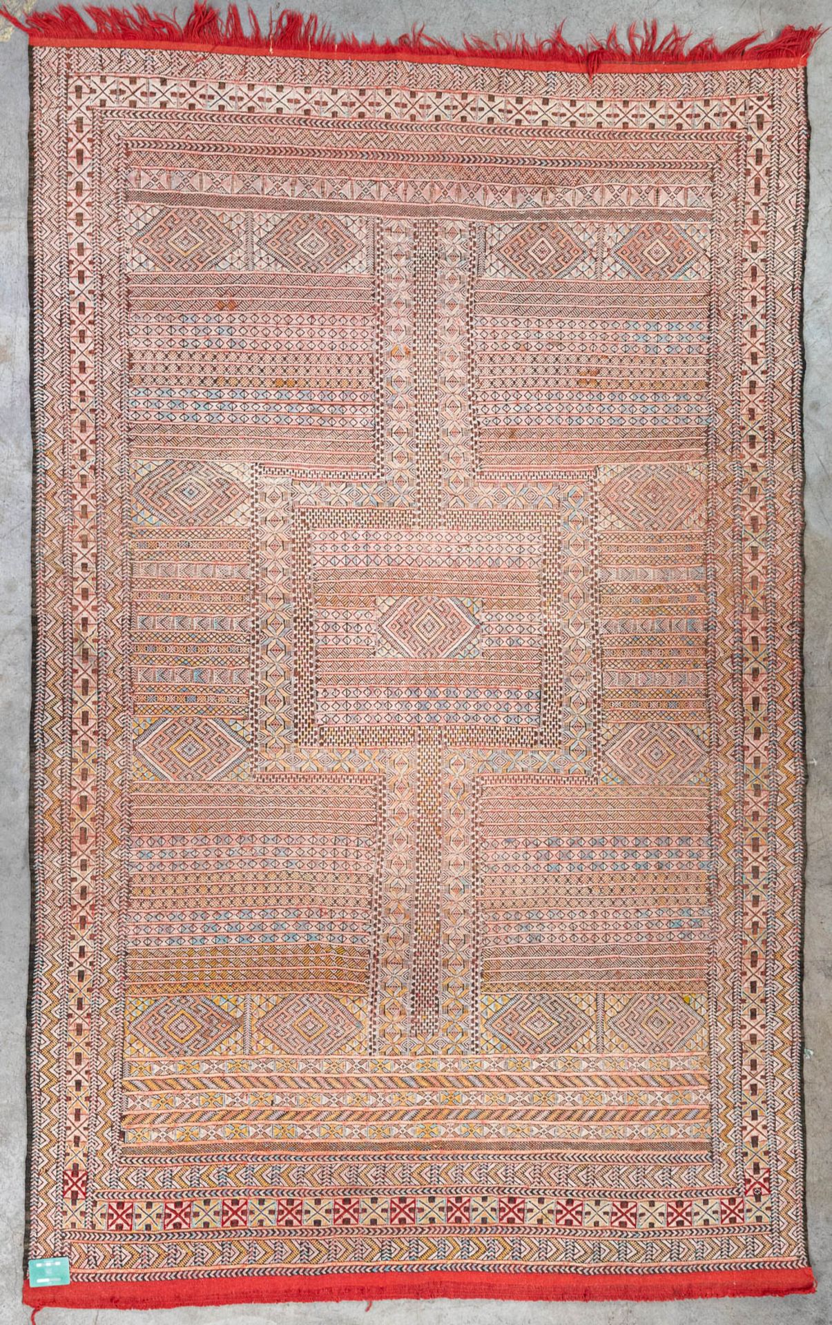 An Oriental hand-made kelim.Ê(259 x 169 cm) - Image 2 of 7