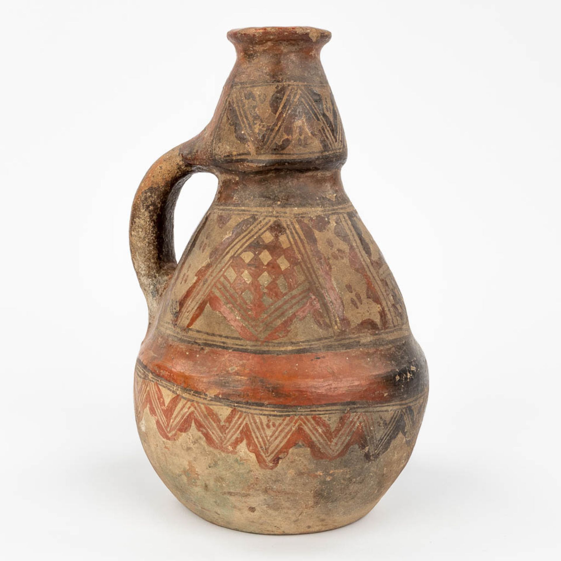A vase probably of Northern African origin. (24 x 15cm) - Image 12 of 14