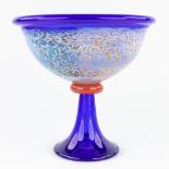 Kosta Boda, a glass bowl on a base. (29 x 29,5cm)