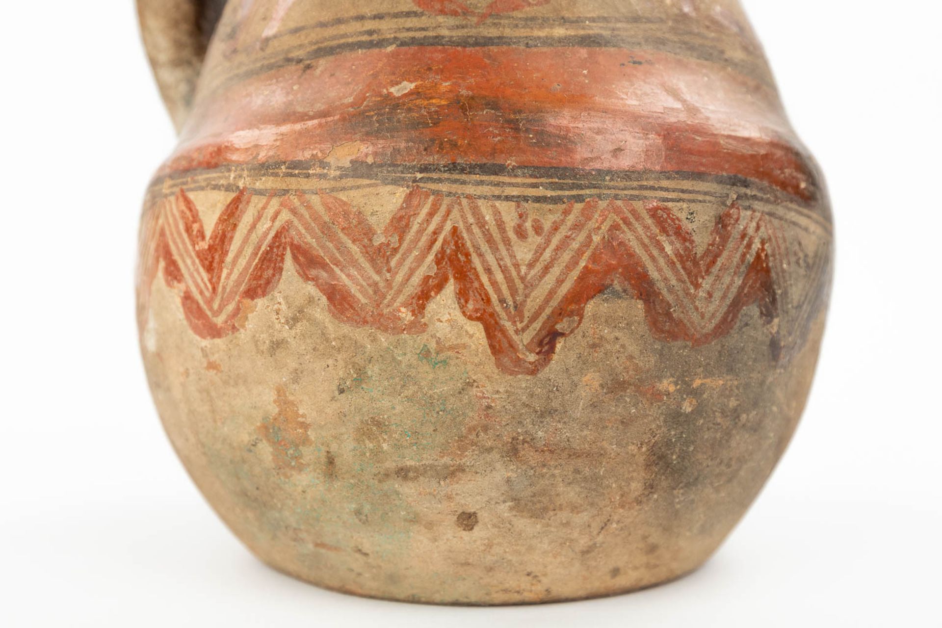 A vase probably of Northern African origin. (24 x 15cm) - Image 13 of 14