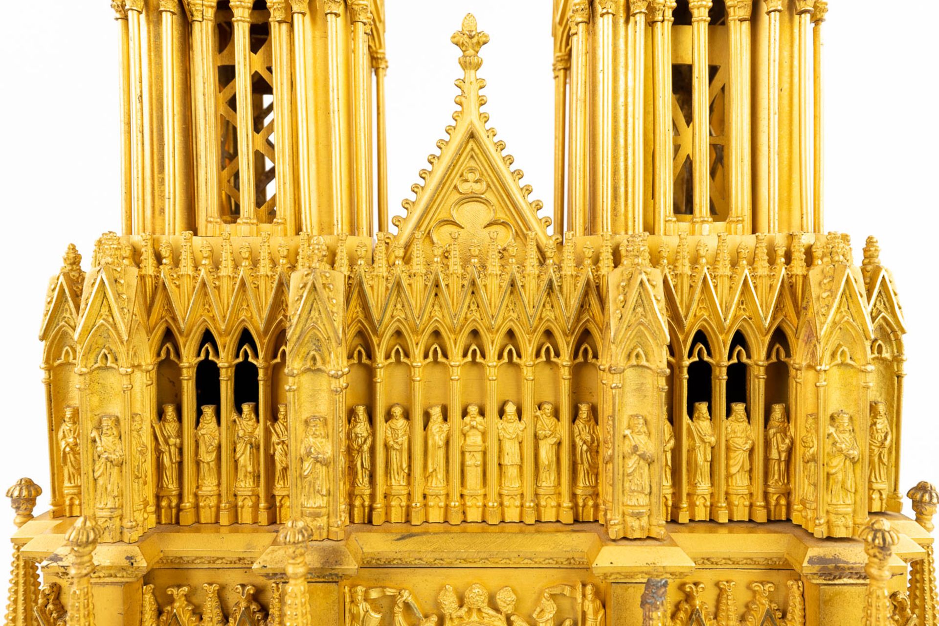 Cathedrale de Reims, an exceptional mantle clock made of gilt bronze. (15 x 31 x 47cm) - Image 16 of 16