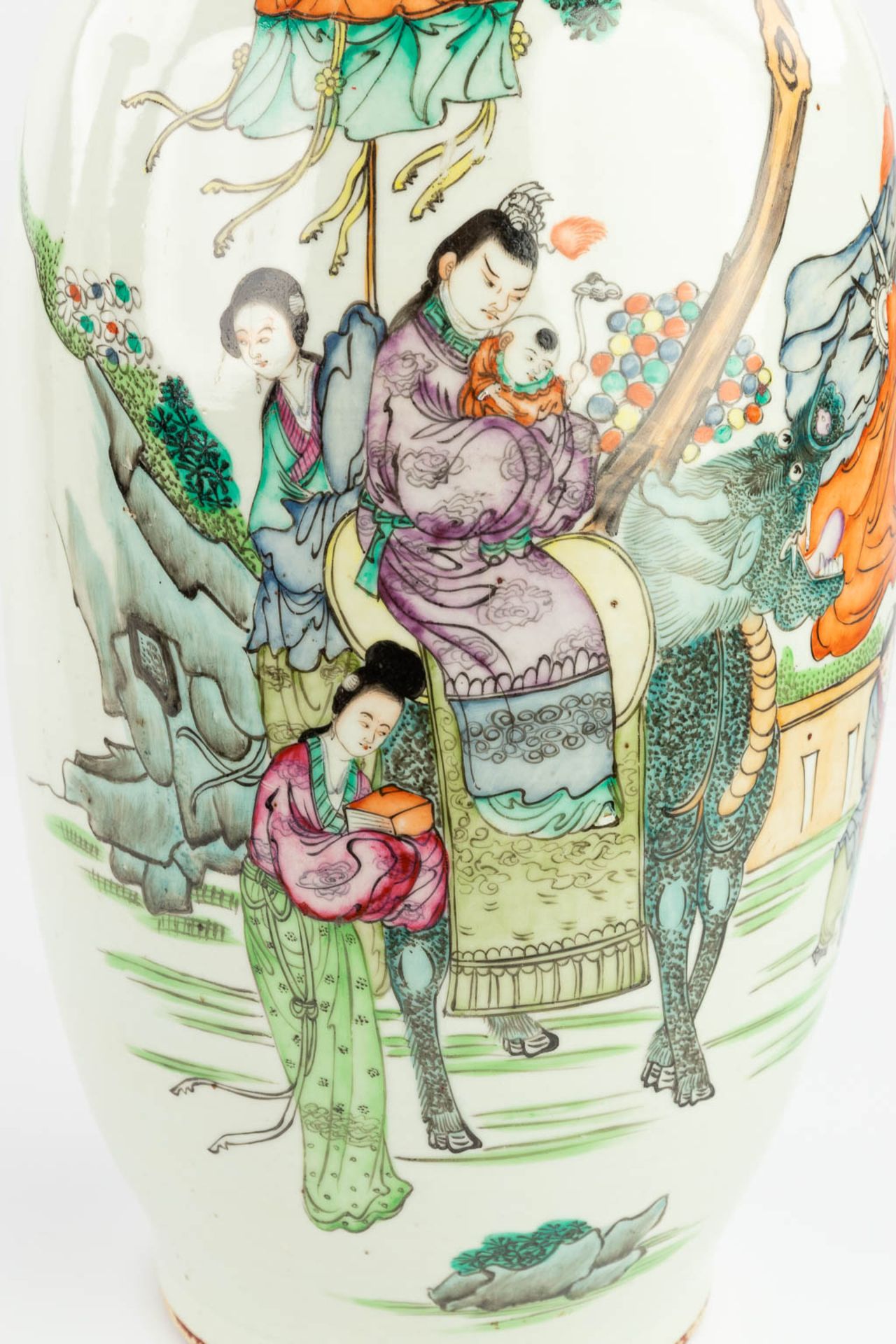 A pair of Chinese vases made of porcelain and decorated with mythological figurines. (58 x 22 cm) - Image 13 of 13