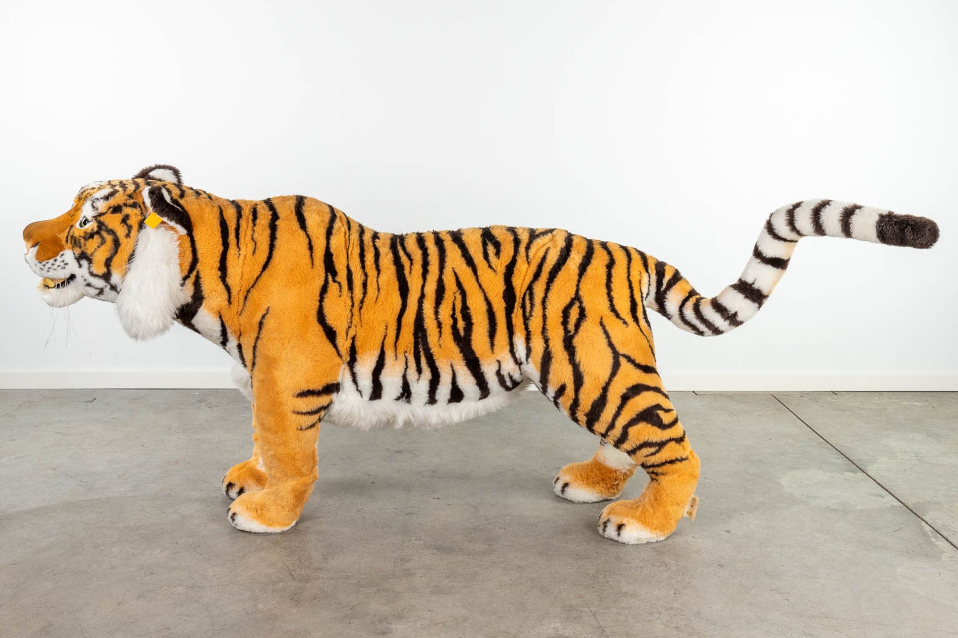 Steiff Tiger, EAN 502804, around 1991-1990 (170 x 90cm) - Image 6 of 15