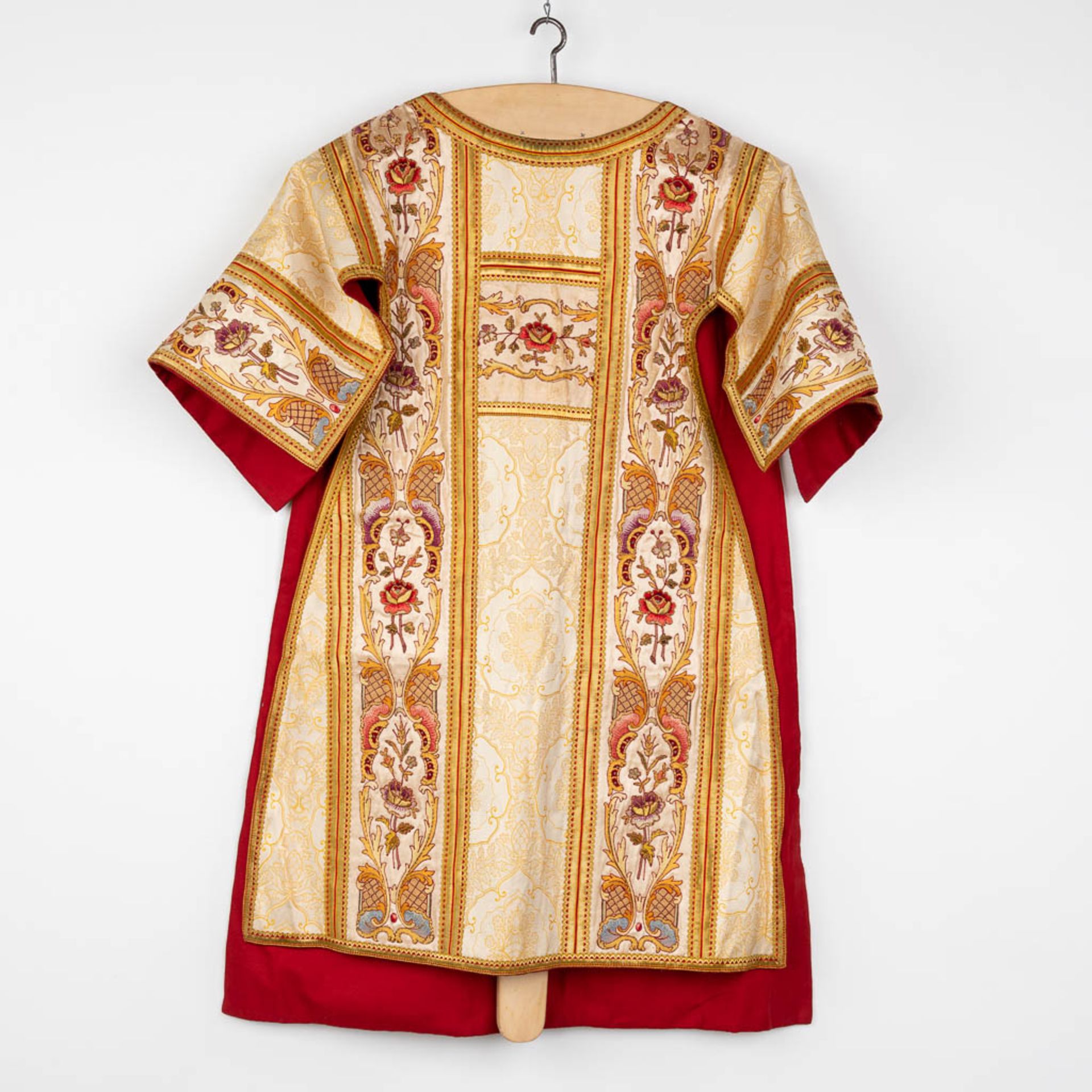 A Roman Chasuble and two Dalmatics, decorated with thick gold thread and embroidery in floral motive - Image 18 of 23