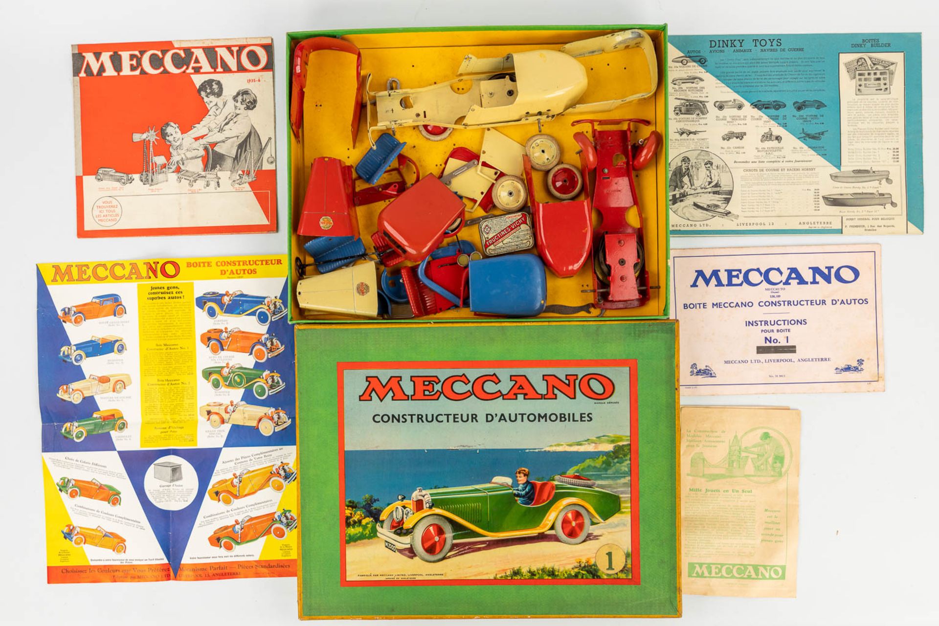 Meccano, Bayco and Assemblo, a collection 4 boxes of mid-century toys. Circa 1960. (L:30 x W:39 x H - Image 3 of 15