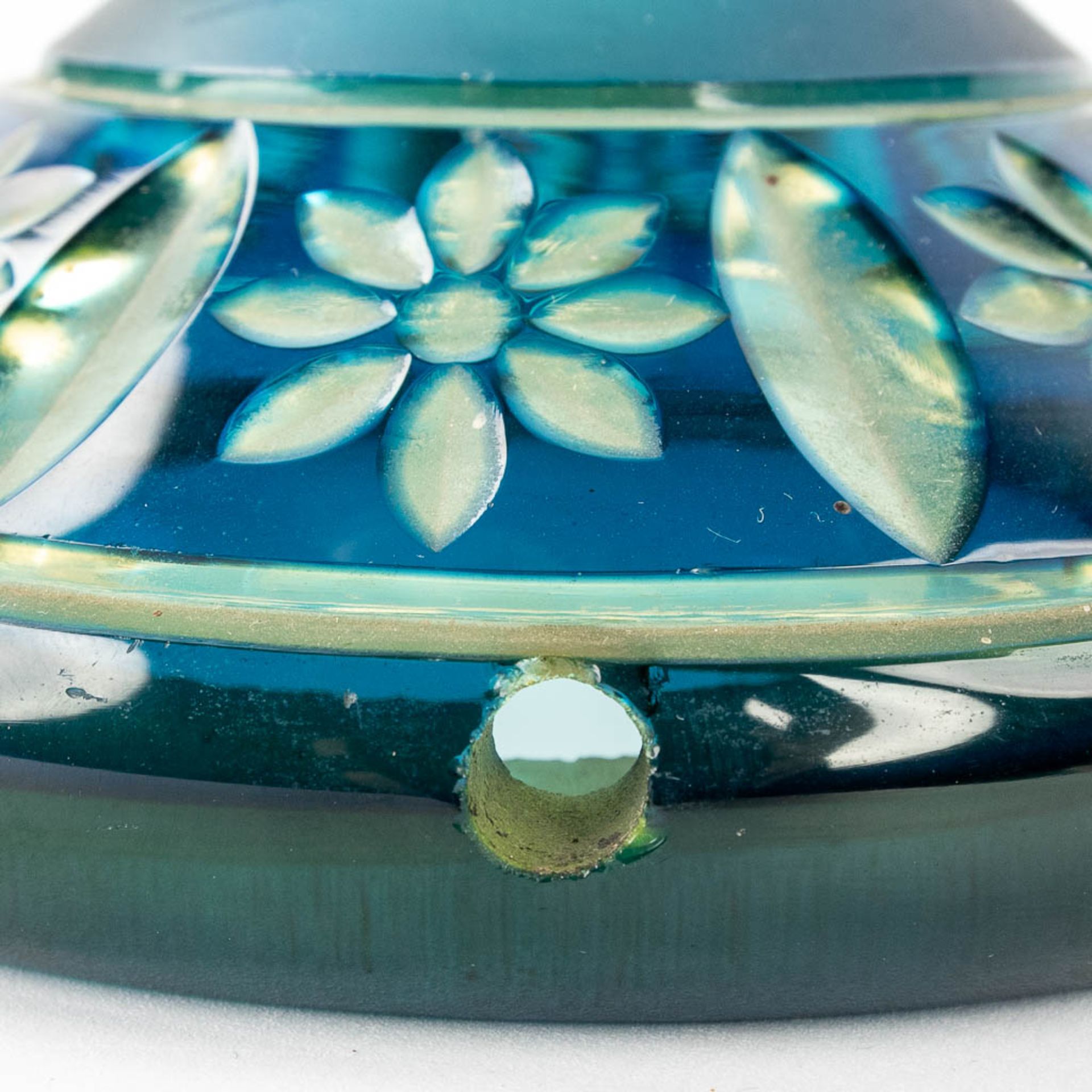 Val Saint Lambert, a pate de verre table lamp with green and blue floral decor. (H:32 x D:14 cm) - Bild 11 aus 14