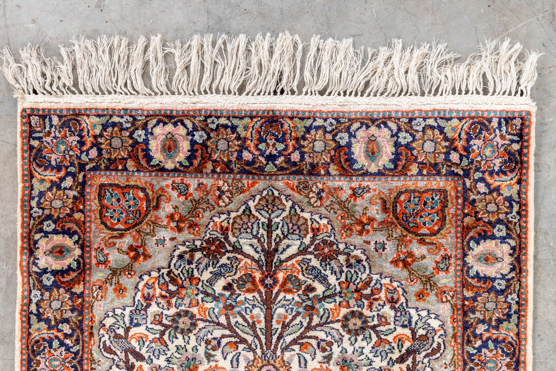 An oriental hand-made carpet made of silk, 'Tree Of Life', Kashmir. (L:60 x W:90 cm) - Image 2 of 6